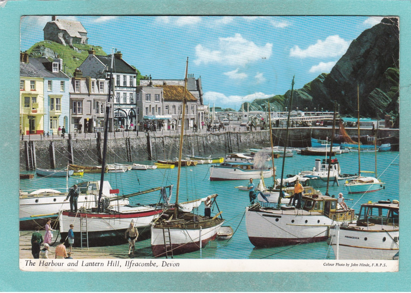 Small Post Card Of The Harbour And Lantern Hill,Ilfracombe,Devon,V79. - Ilfracombe
