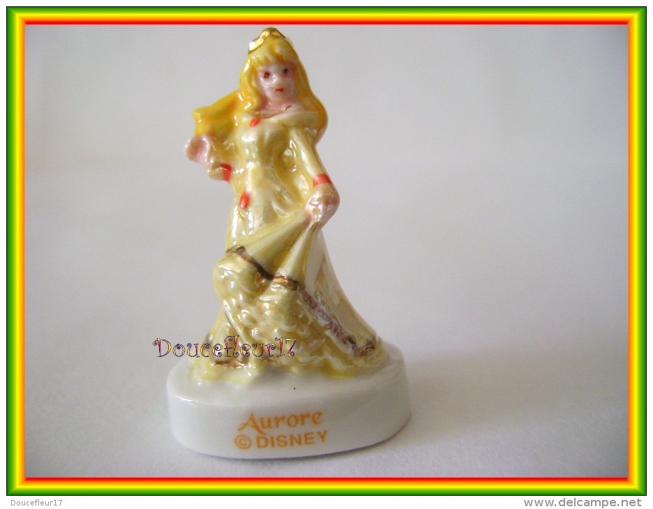 Bal Des Princesses De Disney ...  Aurore... Ref AFF : 29-2010 .. (pan 0040-11) - Disney