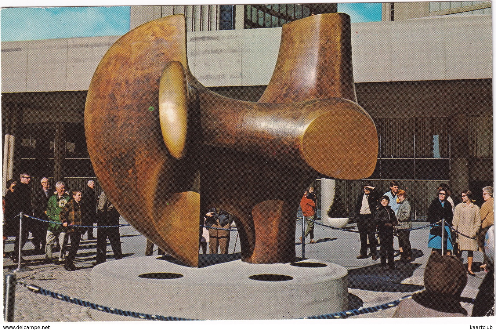 Toronto Nathan Philips Square: 'Three-Way Piece No.2'  By Henry Moore -  (Ontario, Canada) - 1967 - Toronto