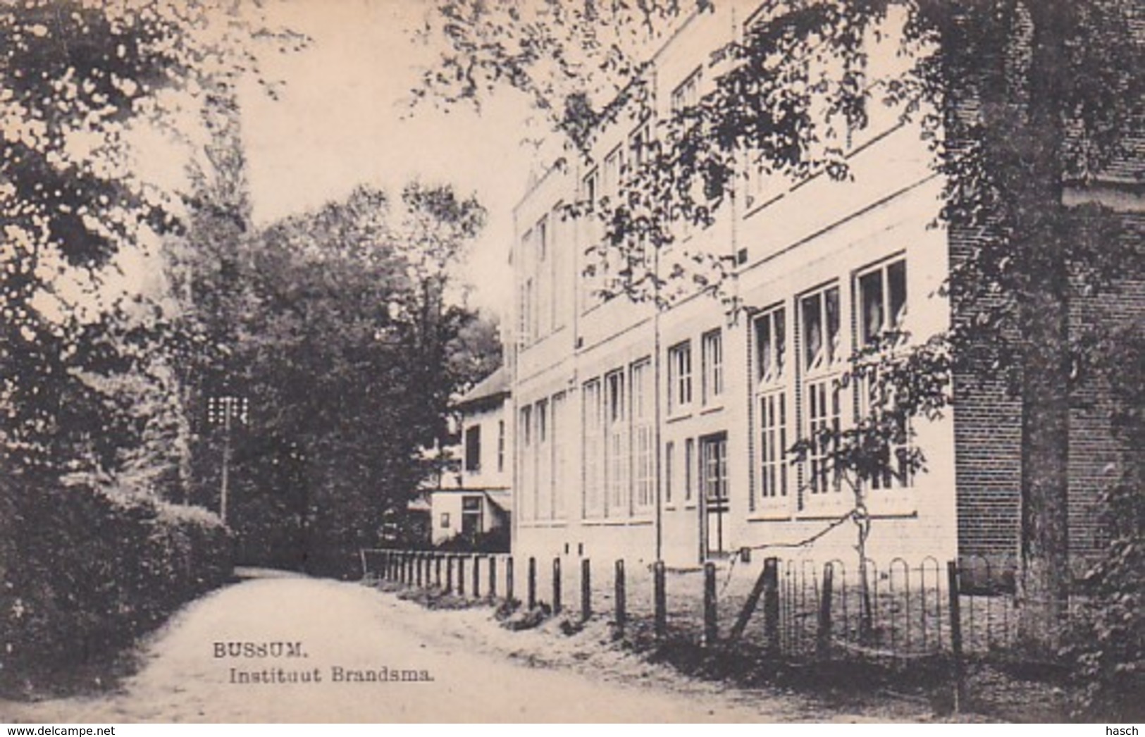 1887	92	Bussum, Instituut Brandsma (minuscule Vouwen In De Hoeken) - Bussum