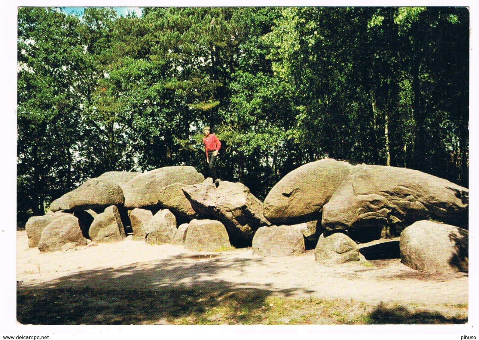 HUN-5   BORGER : DOLMEN, Hunnebed, Menhir - Dolmen & Menhirs