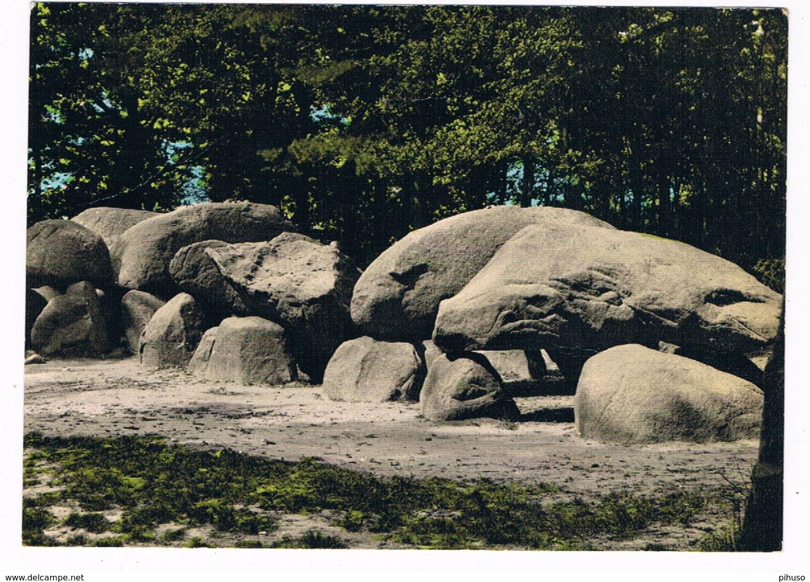 HUN-9   BORGER : DOLMEN, Hunnebed, Menhir - Dolmen & Menhirs