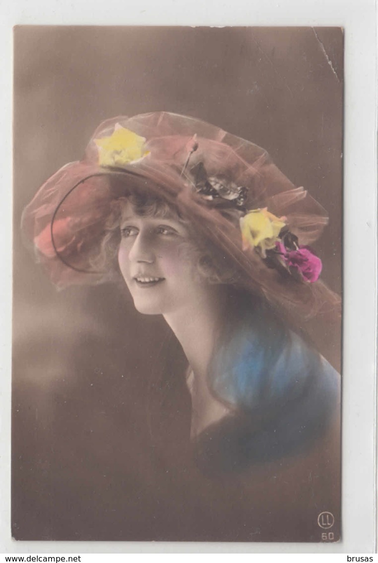 Woman - Postcard No 28 - Femmes