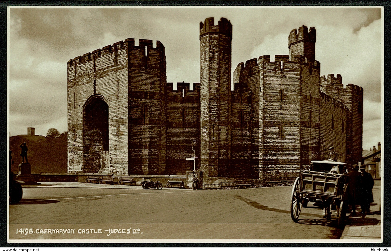 Ref 1285 - Judges Real Photo Postcard - Horse & Cart At Caernavon Castle Wales - Caernarvonshire