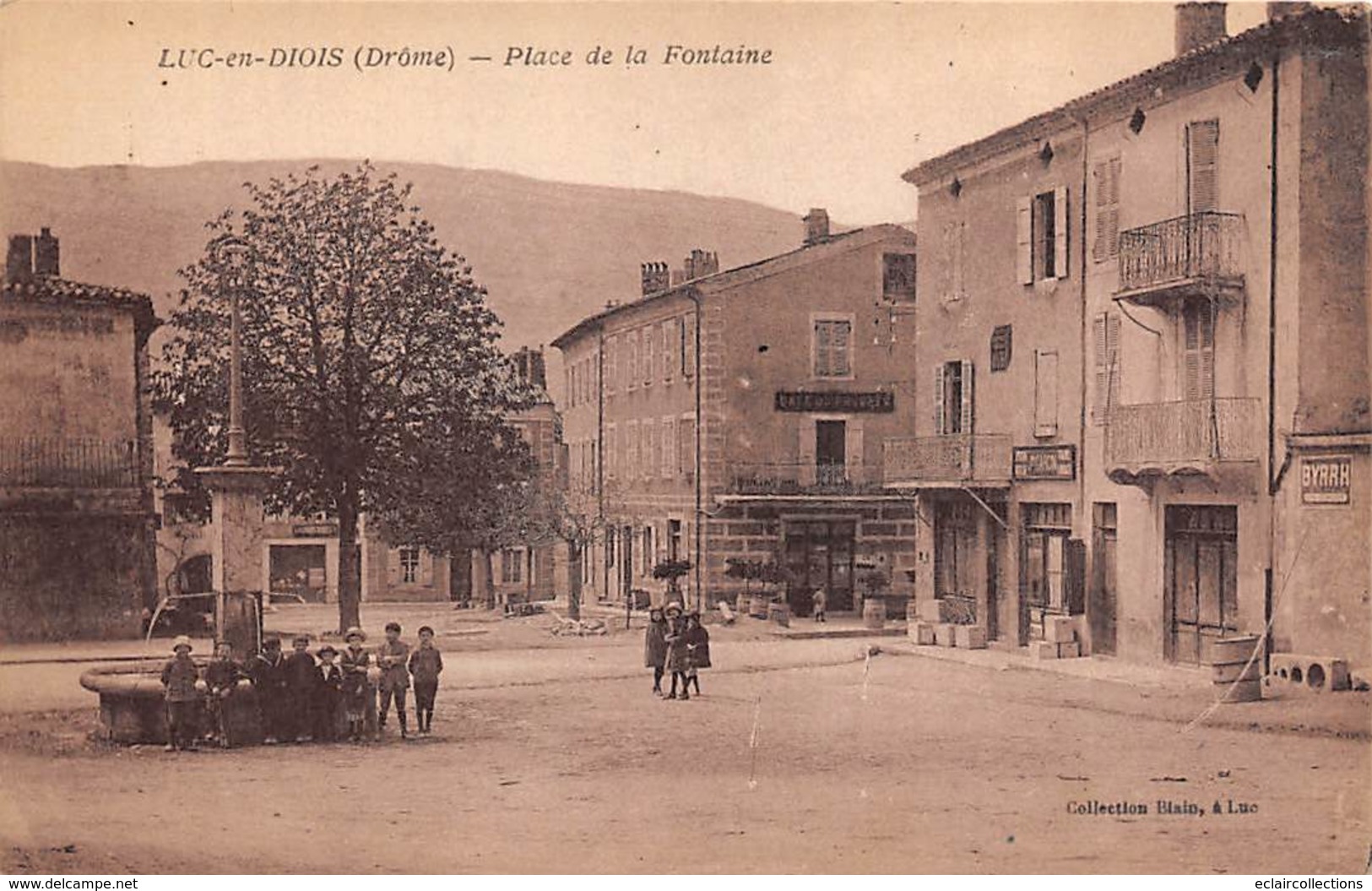 Luc En Diois      26     Place De La Fontaine   (Voir Scan) - Luc-en-Diois