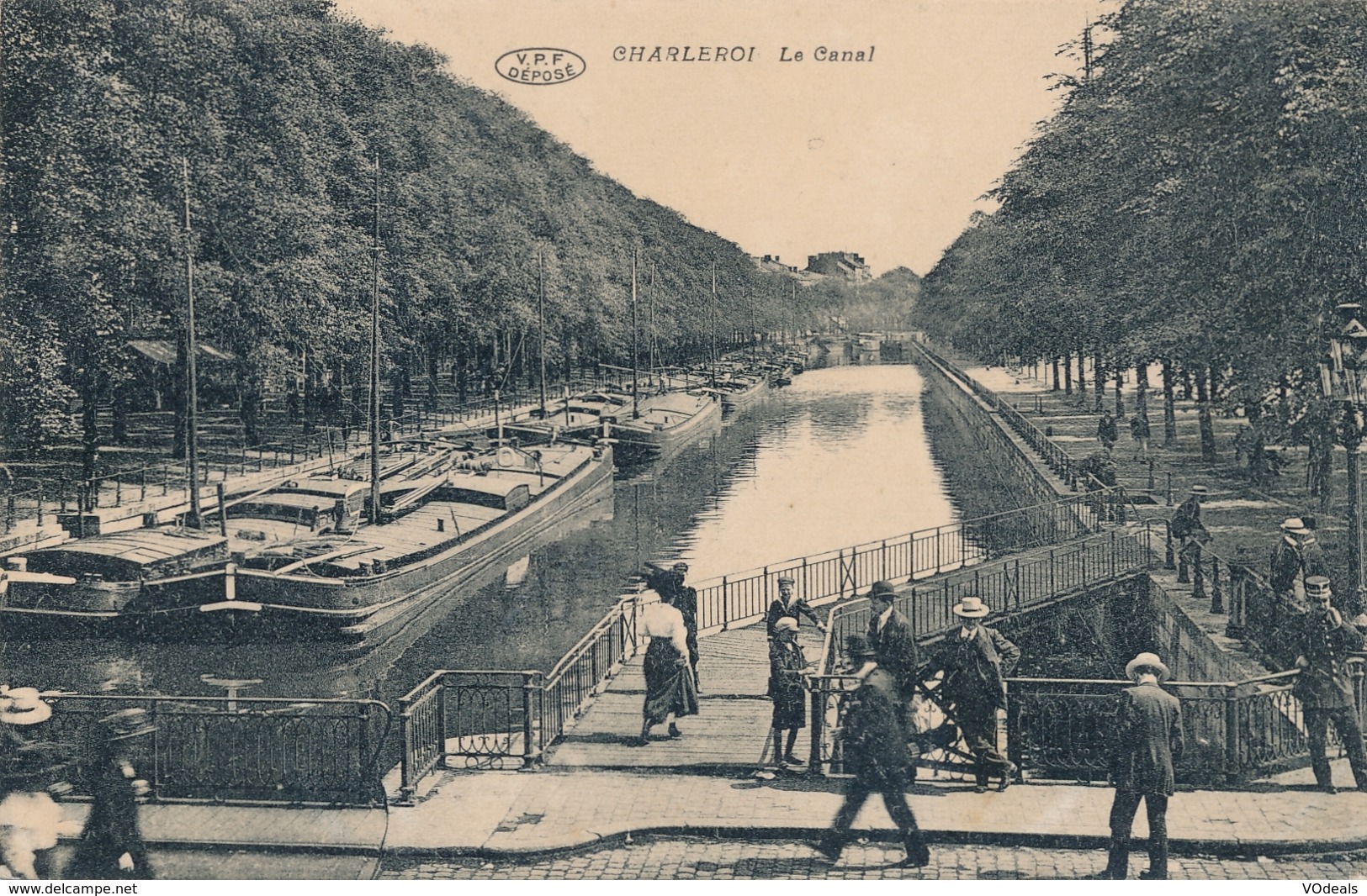 CPA - Belgique -  Charleroi - Le Canal - Charleroi