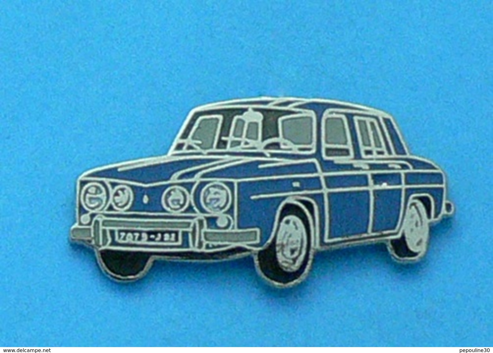 1 PIN'S //  ** RENAULT / R8 GORDINI 6CV / 1965 ** . (J.Y SÉGALEN Collection) - Renault