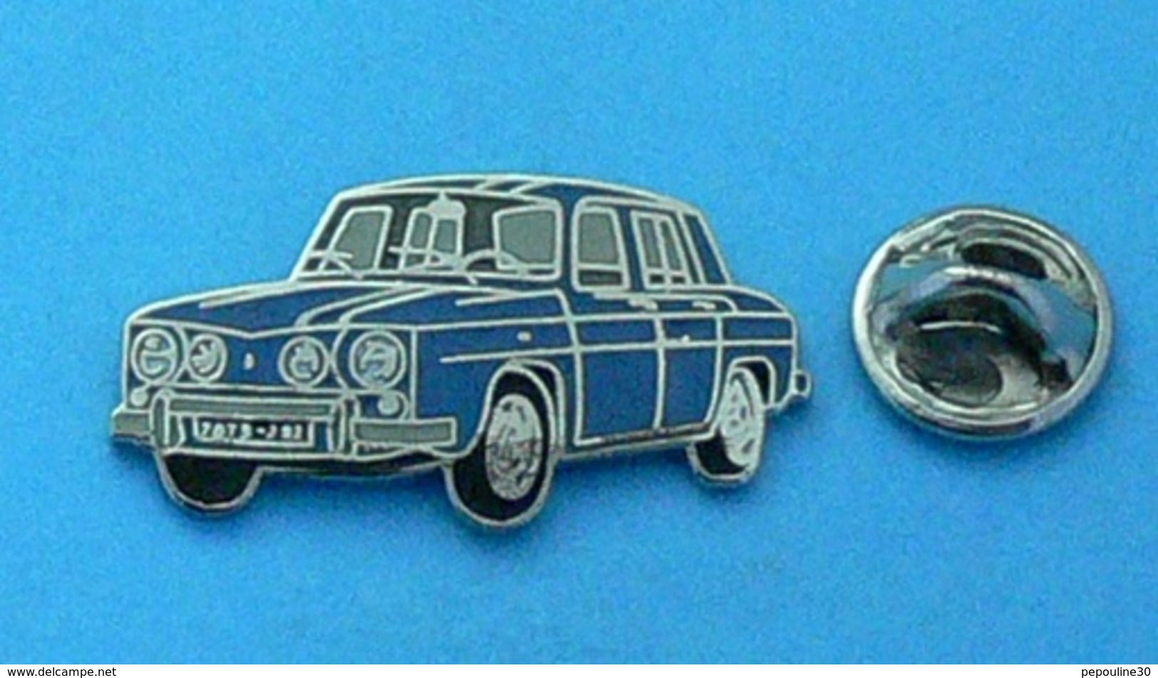 1 PIN'S //  ** RENAULT / R8 GORDINI 6CV / 1965 ** . (J.Y SÉGALEN Collection)