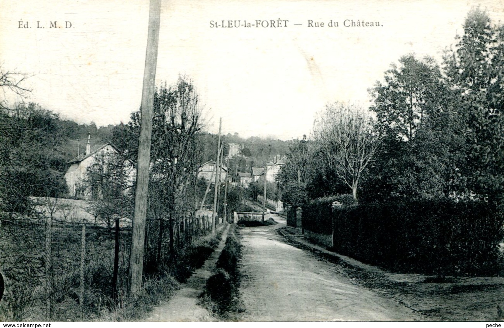 N°72664 -cpa Saint Leu La Forêt- Rue Du Château- - Saint Leu La Foret