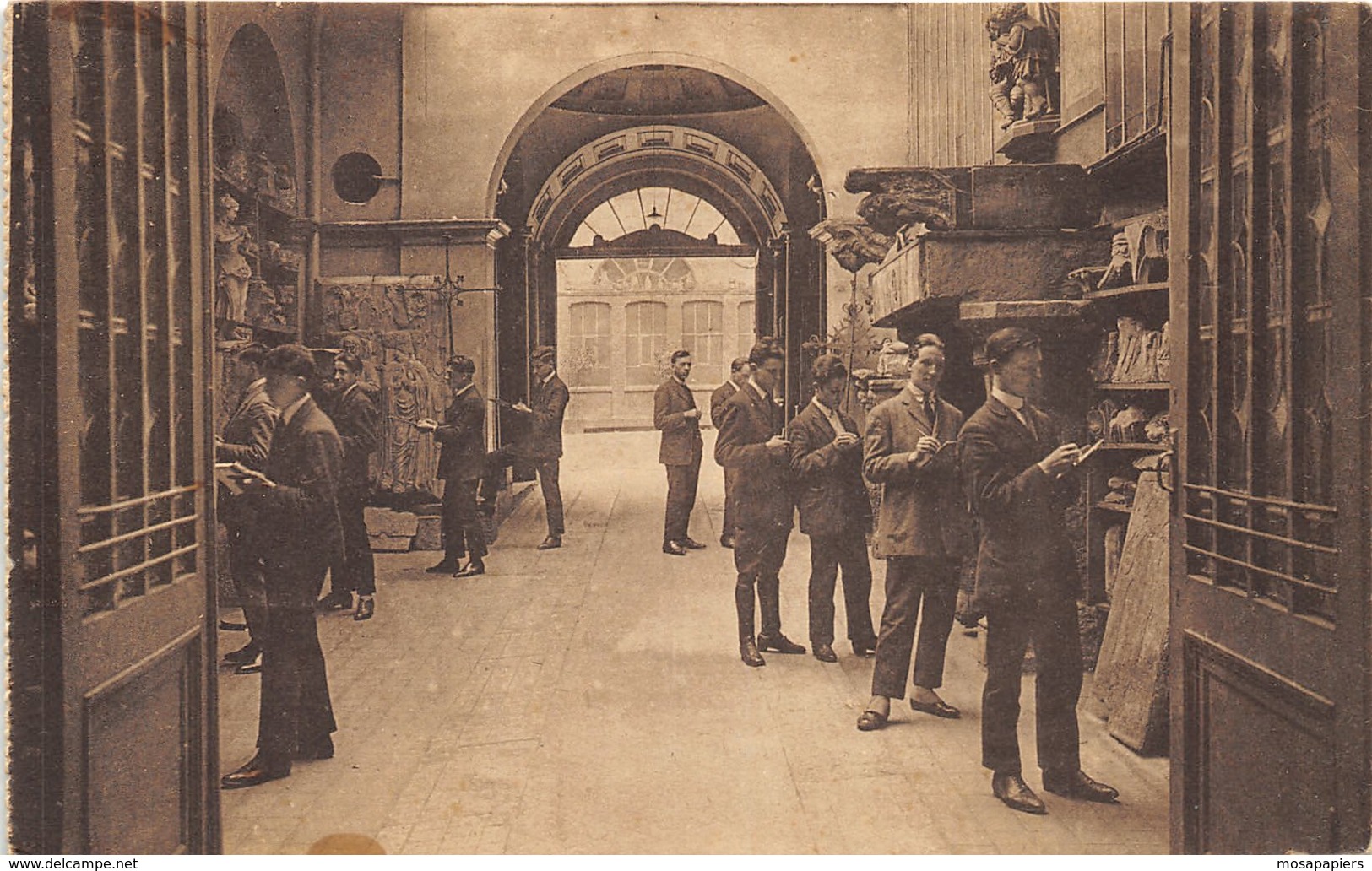 Tournai - Ecole St-Luc - Vestibule Et Musée Lapidaire - Tournai