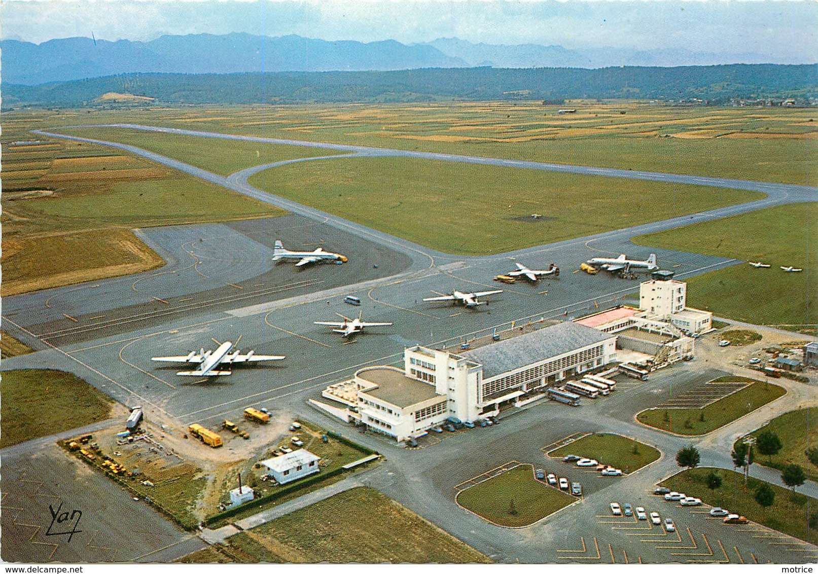 AEROPORT - Tarbes, Ossun, Lourdes. (lot De Trois Cartes). - Aérodromes