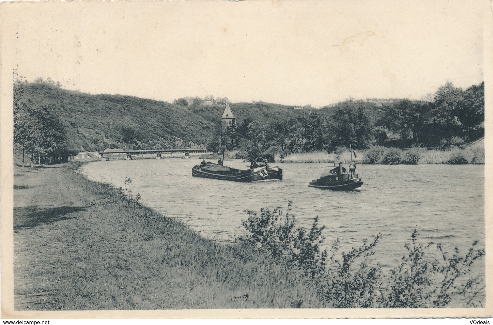 CPA - Belgique - Hastière - Promenade - Hastière