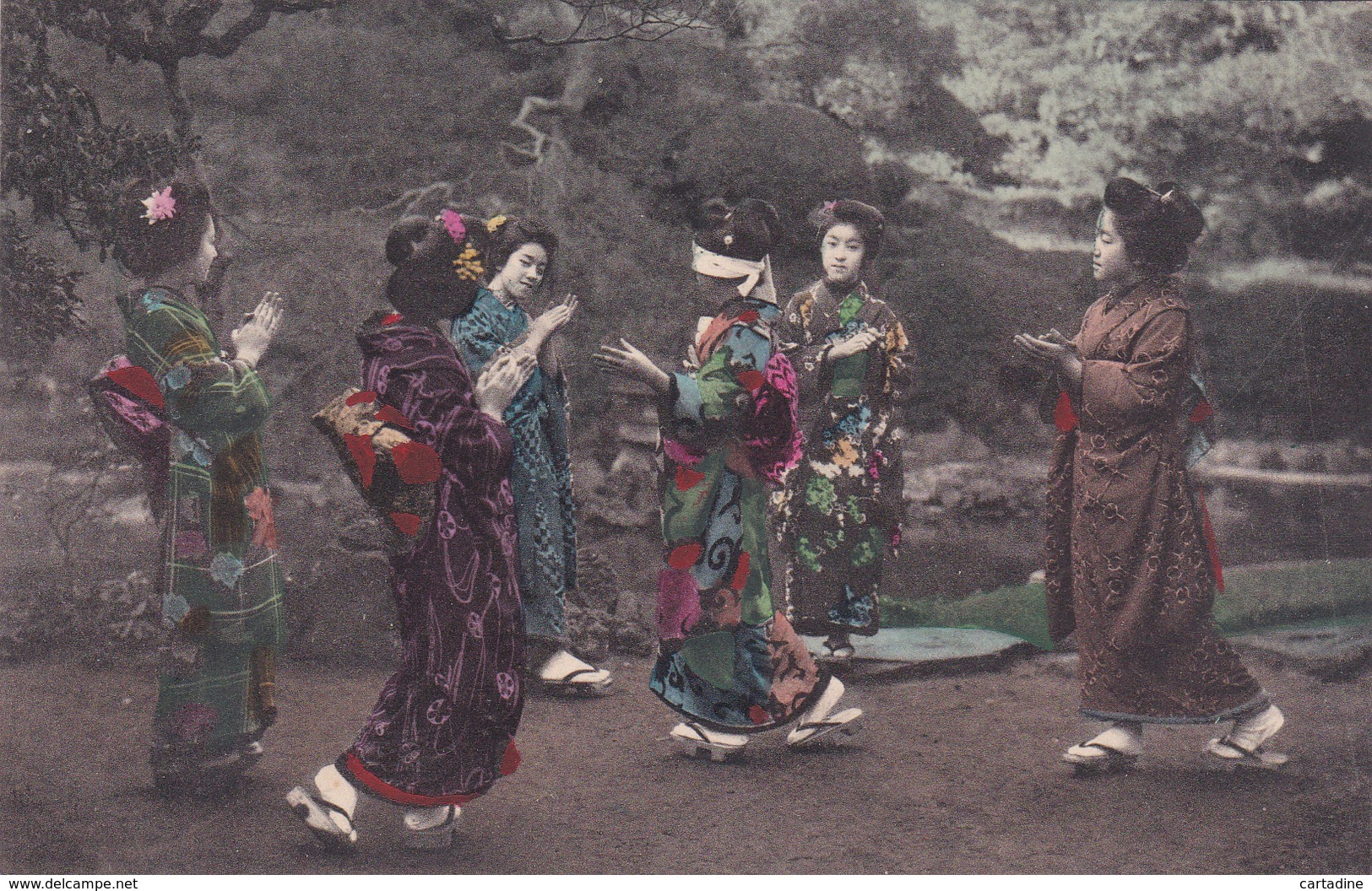 CPA Japon / Japan - Geisha - Japonaises En Costumes De Folklore / Kimono - Autres & Non Classés