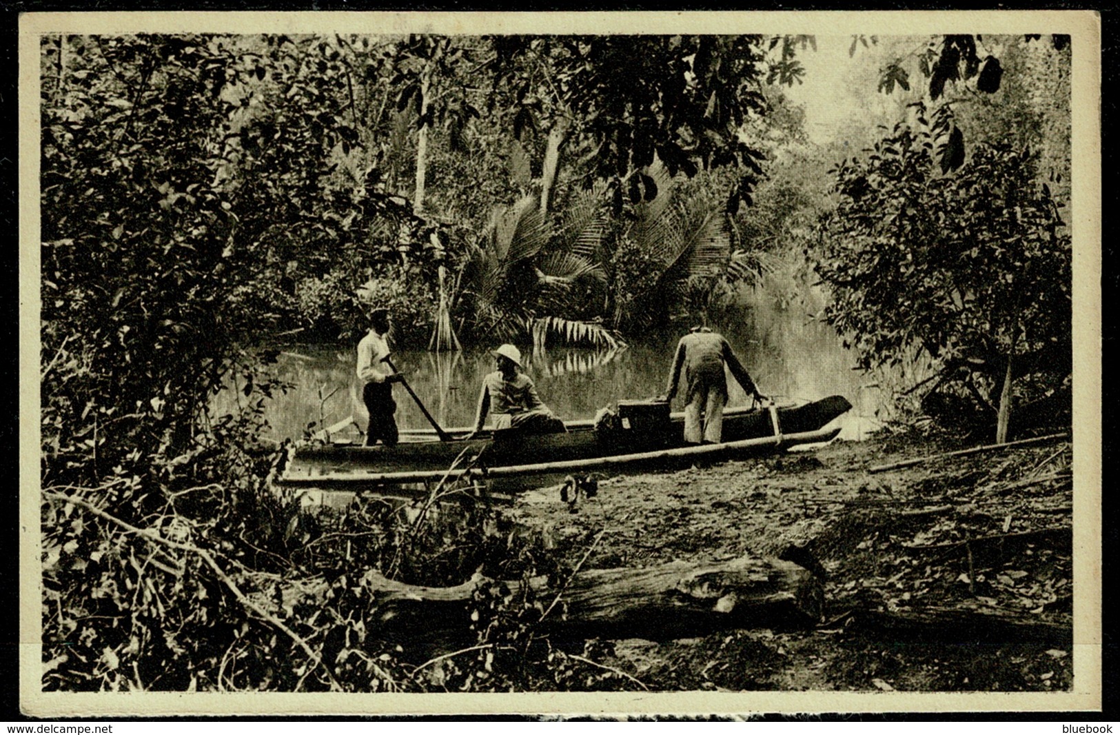 Ref 1289 - Early Ethnic Postcard - Missionary On Tour By Canoe Boat - Indonesia - Indonesia