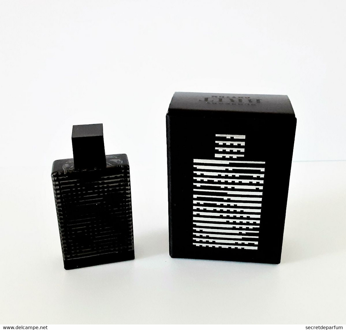 Miniatures De Parfum BRIT RHYTHM FOR HIM De  BURBERRY   EDT  5  Ml + Boite - Miniatures Hommes (avec Boite)