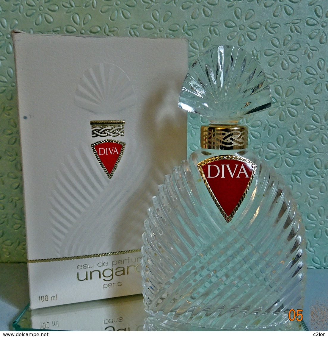 Beau Flacon Vaporisateur Tout En Verre "DIVA" De UNGARO Eau De Parfum 100 Ml VIDE/EMPTY Pour Collection Ou Décoration - Flacons (vides)