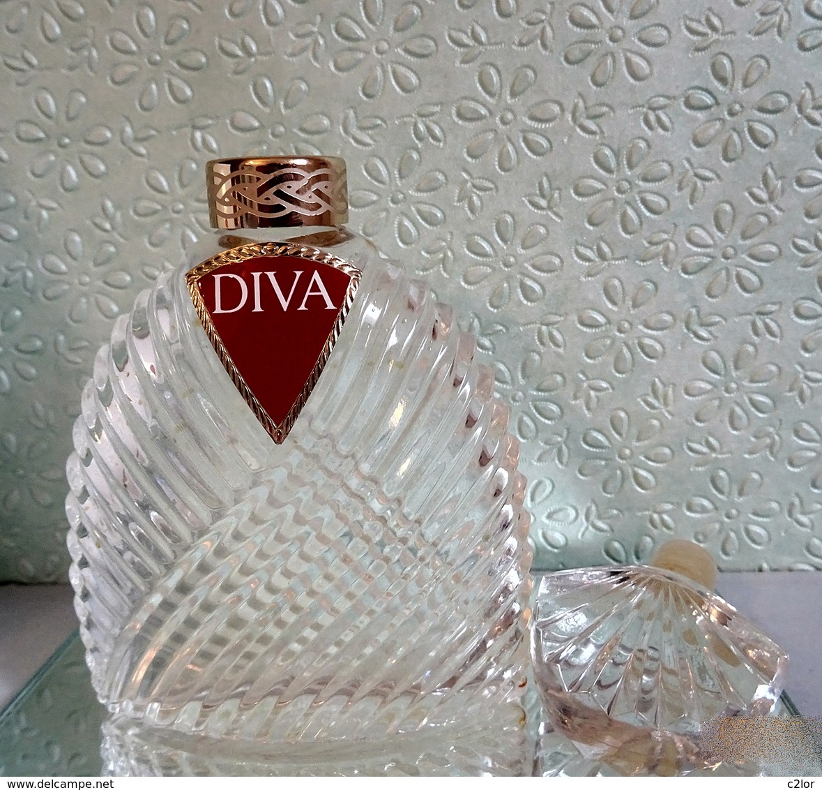 Beau Flacon Vaporisateur Tout En Verre "DIVA" De UNGARO Eau De Parfum 100 Ml VIDE/EMPTY Pour Collection Ou Décoration - Flakons (leer)