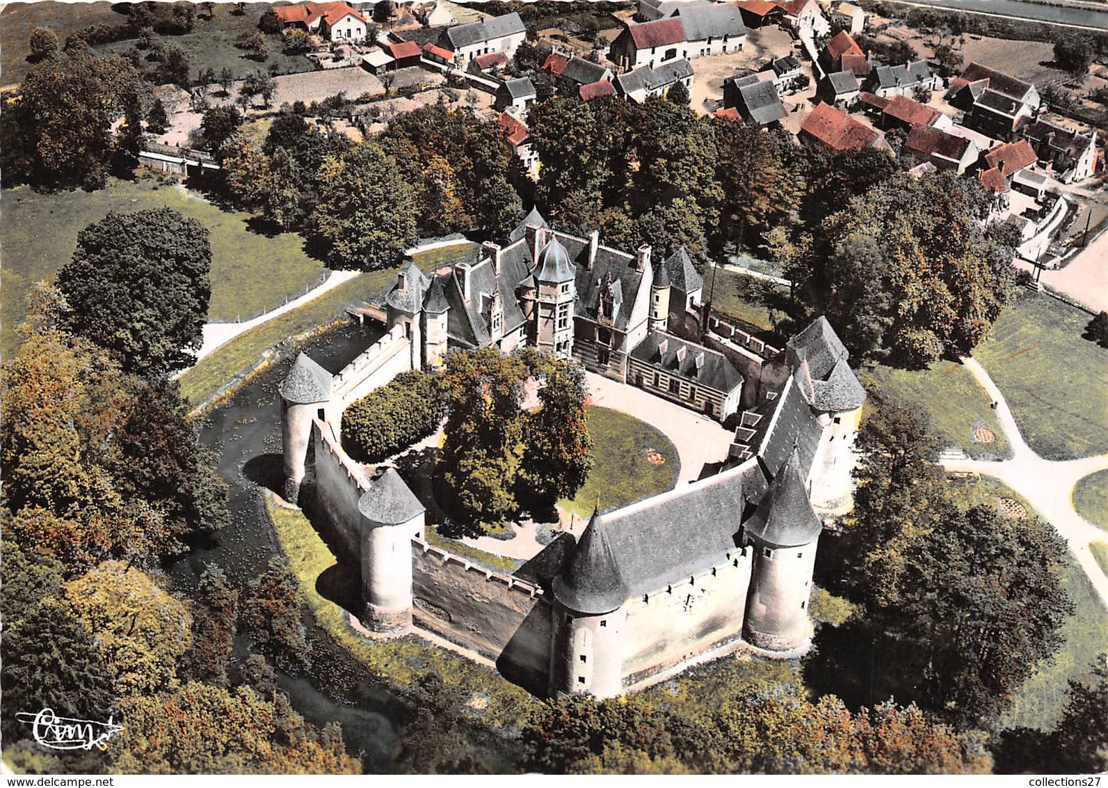 18-AINAY-LE-VIEIL- LE CHATEAU VUE AERIENNE - Ainay-le-Vieil