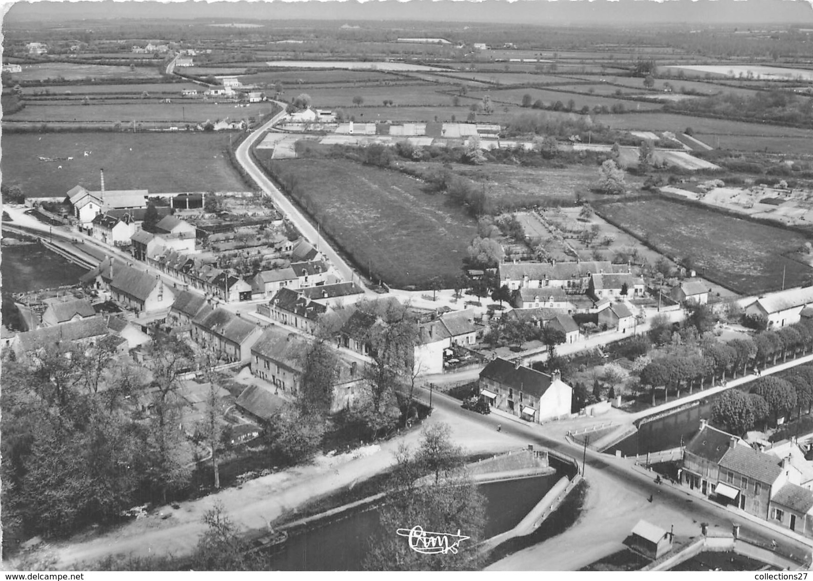 18-SANCOINS- VUE AERIENNE , GARE DU CANAL ET LA ROUTE DE BOURGES - Sancoins