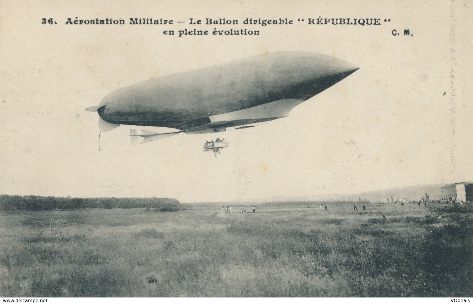 CPA - Thèmes - Ballon Dirigeable  République  En Pleine évolution - Dirigeables