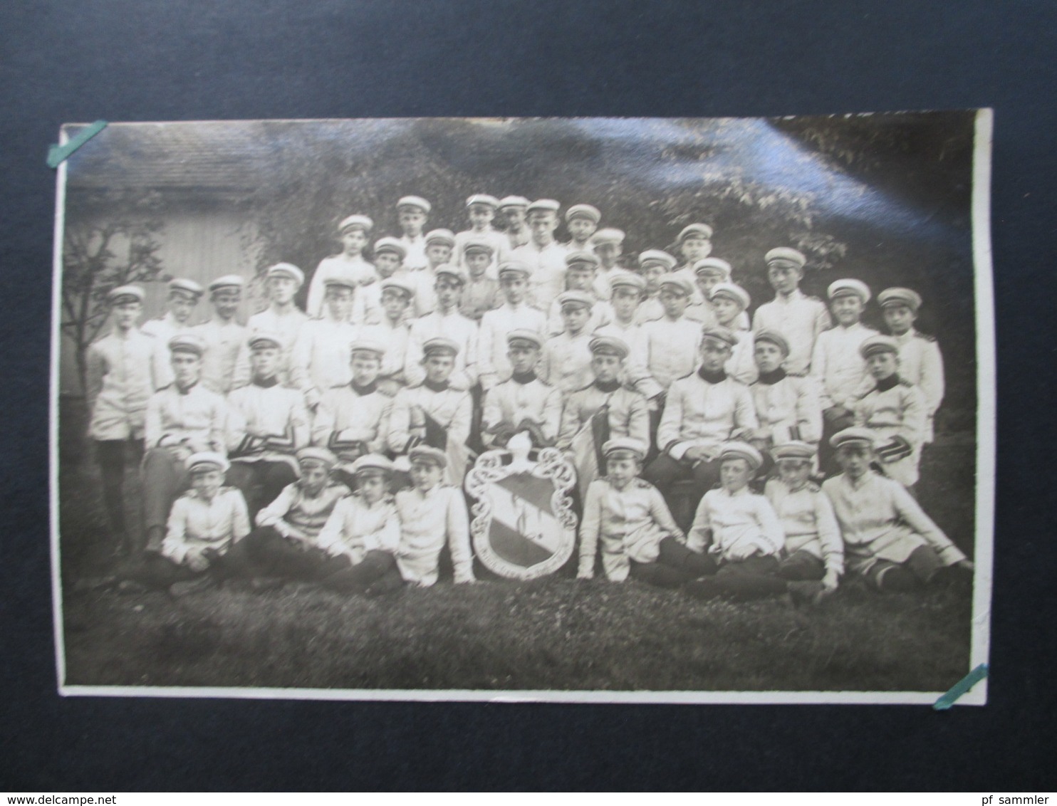 Echtfoto 1. WK Marine / Soldaten In Weißen Uniformen Mit Fahnen Und Banner Frisch, Fromm, Froh, Frei! Kadetten?? Kinder! - Uniformen