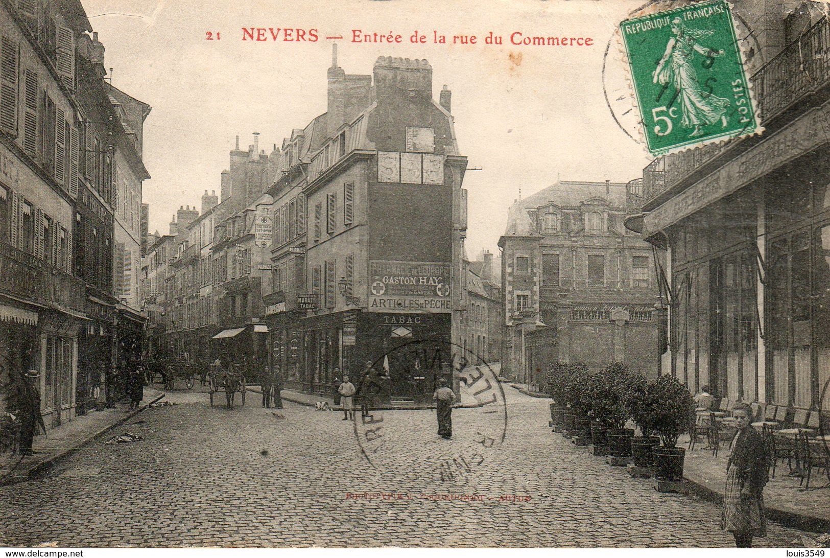 Nevers -    Entrée  De  La  Rue  Du  Commerce. - Nevers