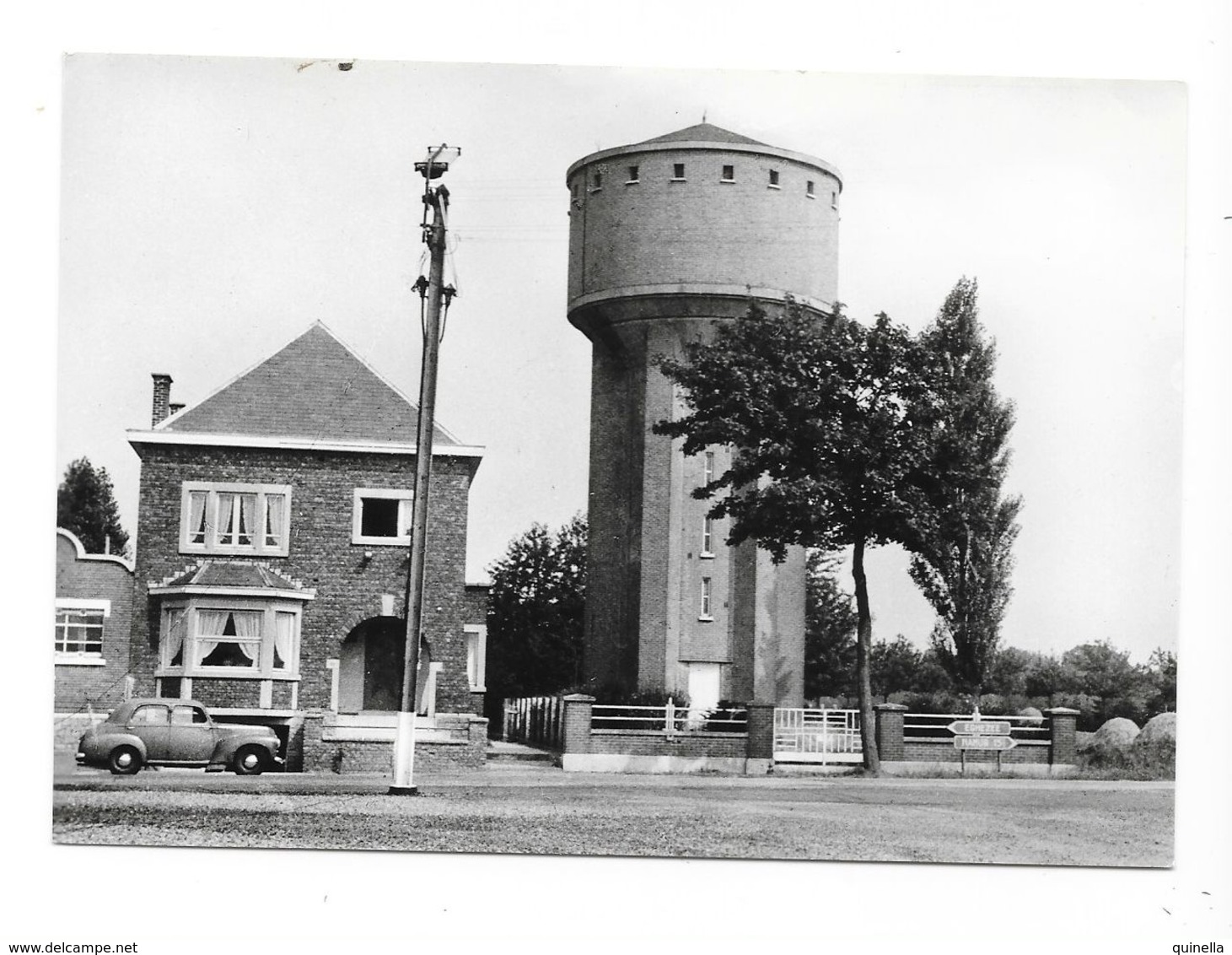 Eghezée  ( M 3535 )  Château D'Eau  Et   Vieille Automobile (carte Bromure) - Eghezée