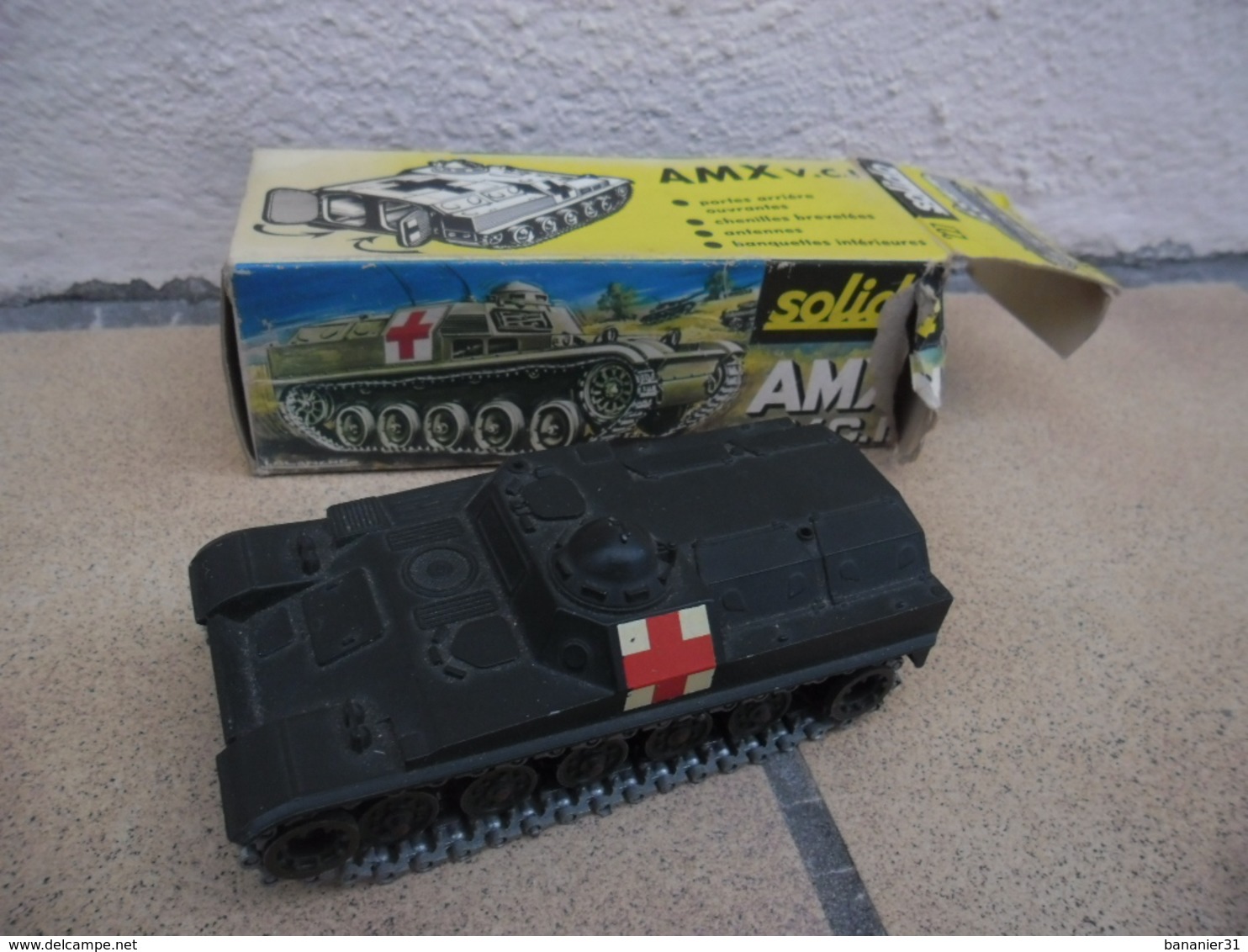 SOLIDO - CHAR AMX V.C.I 13 T Secours Bléssés Croix Rouge Made In France Ref. 227 échelle 1:50 Blindé Métal @ No China ! - Panzer