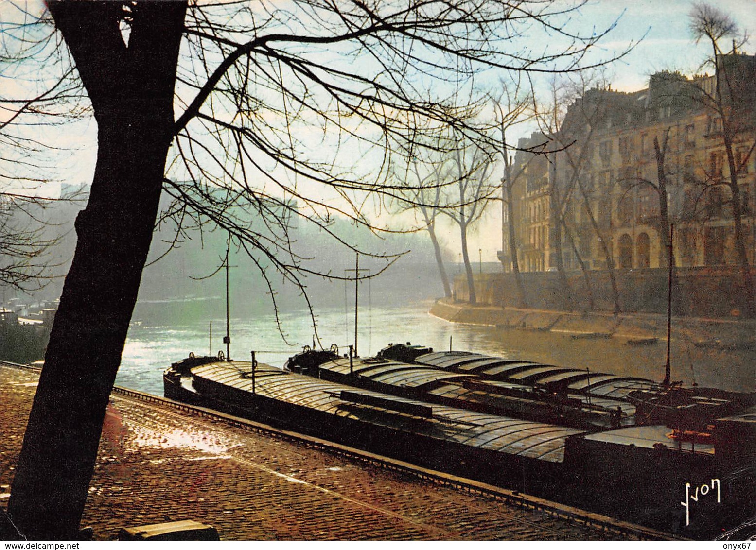 Carte Postale GRAND FORMAT PARIS (75) Bords De Seine Et L'Ile Saint-Louis - Bâteau-Péniche - La Seine Et Ses Bords