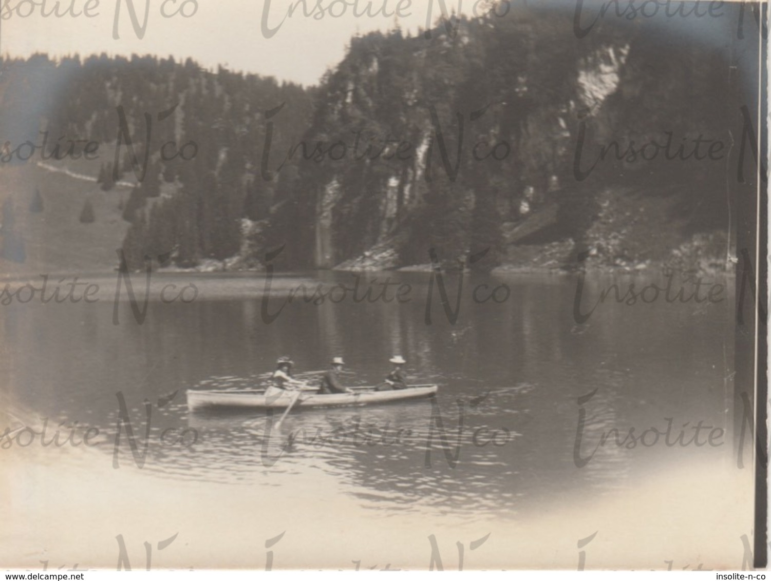 Photographie Argentique Famille Bauss En Kayak Sur Le Lac Des Chavonnes Suisse 1902 - Lieux