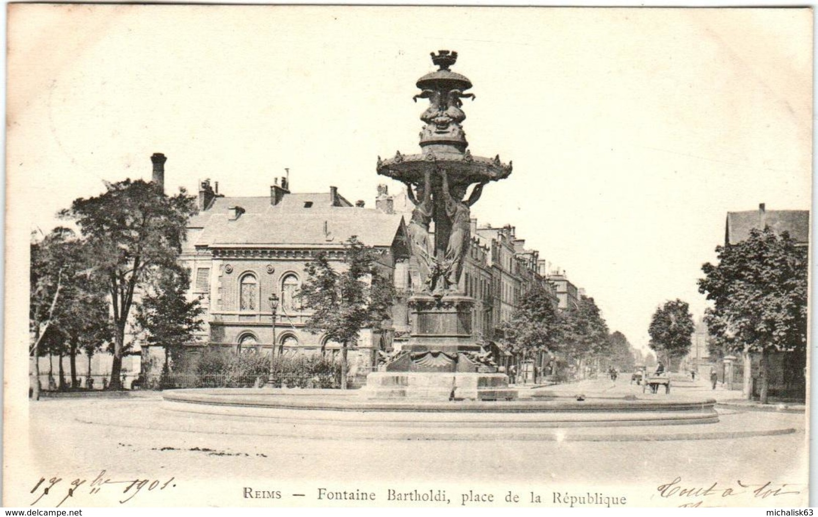 6DE 945 CPA - REIMS - FONTAINE BARTHOLDI - PLACES DE LA REPUBLIQUES - Reims