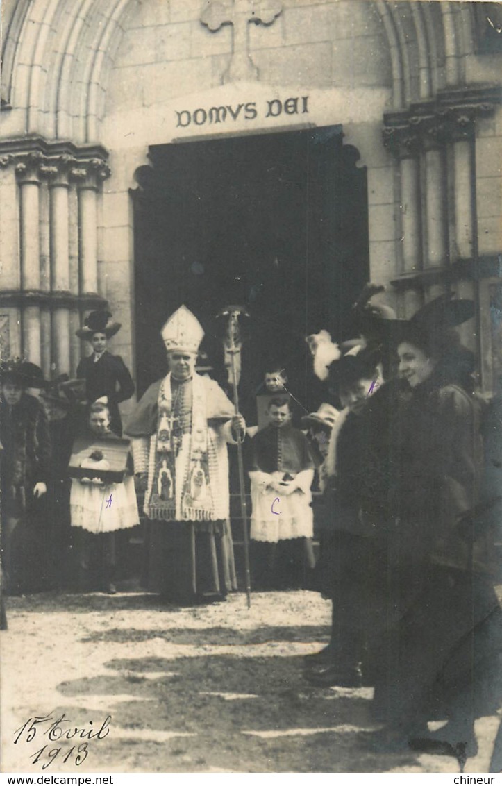 CARTE PHOTO OULCHY LE CHATEAU CEREMONIE DEVANT LE PARVIS DE L'EGLISE - Other & Unclassified