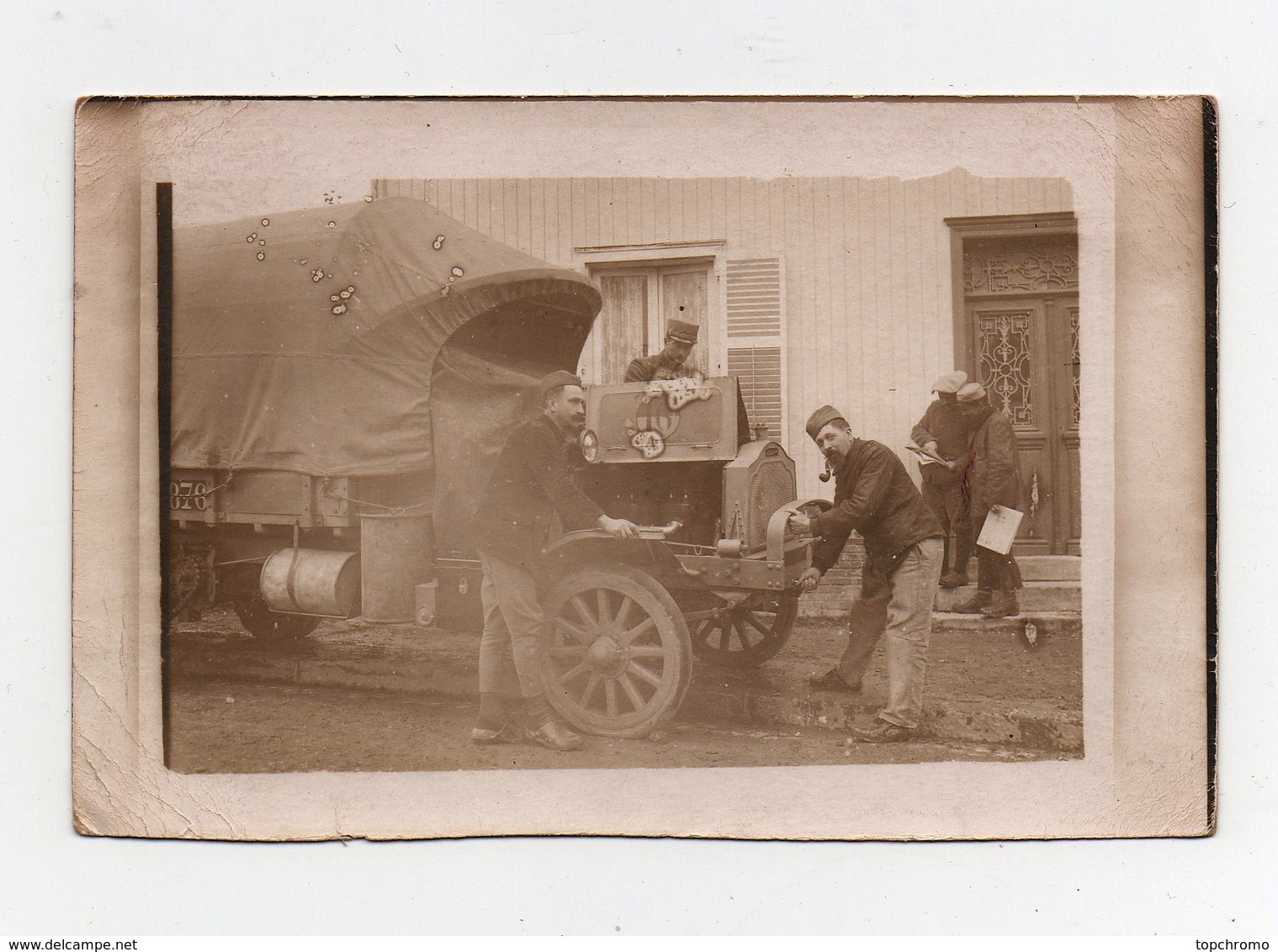 CPA Photo Camion Ancien Peut-être Vers 1900-1910 Militaire? - Camions & Poids Lourds