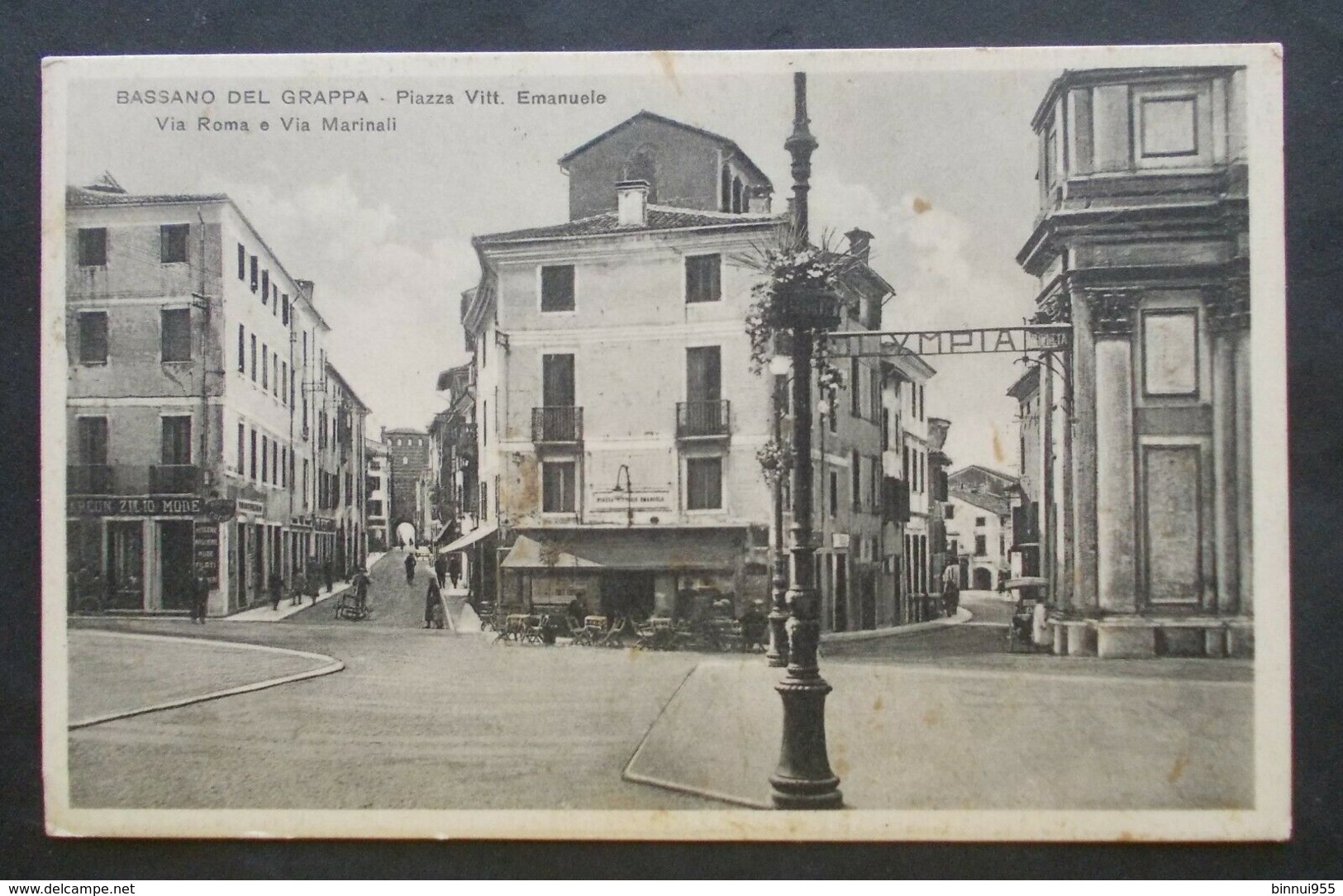 Cartolina Bassano Del Grappa Piazza Vitt. Emanuele,via Roma.e Via Marinali Viaggiata - Vicenza