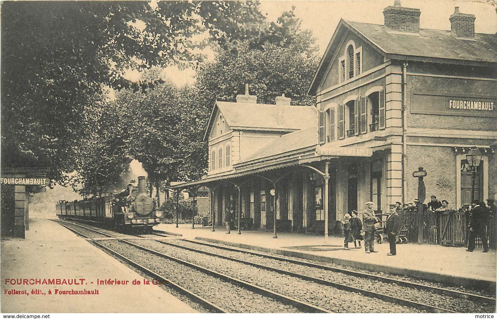 FOURCHAMBAULT - Intérieur De La Gare. - Gares - Avec Trains