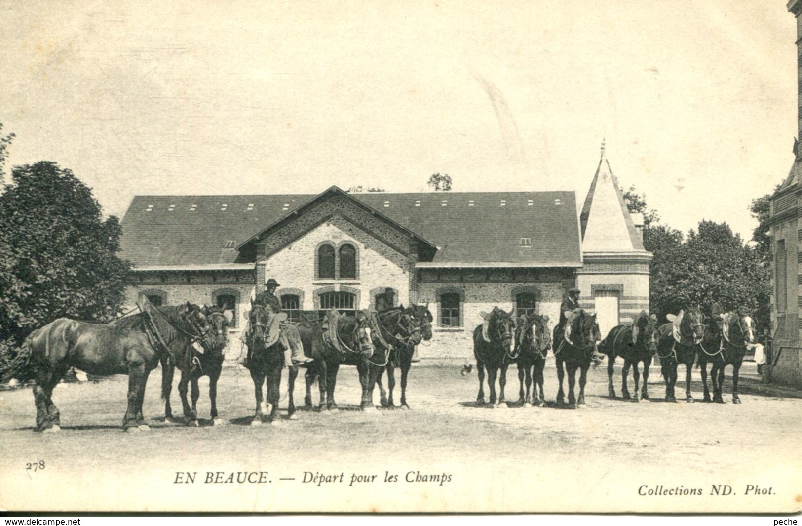 N°72755 -cpa En Beauce -départ Pour Les Champs- - Paarden