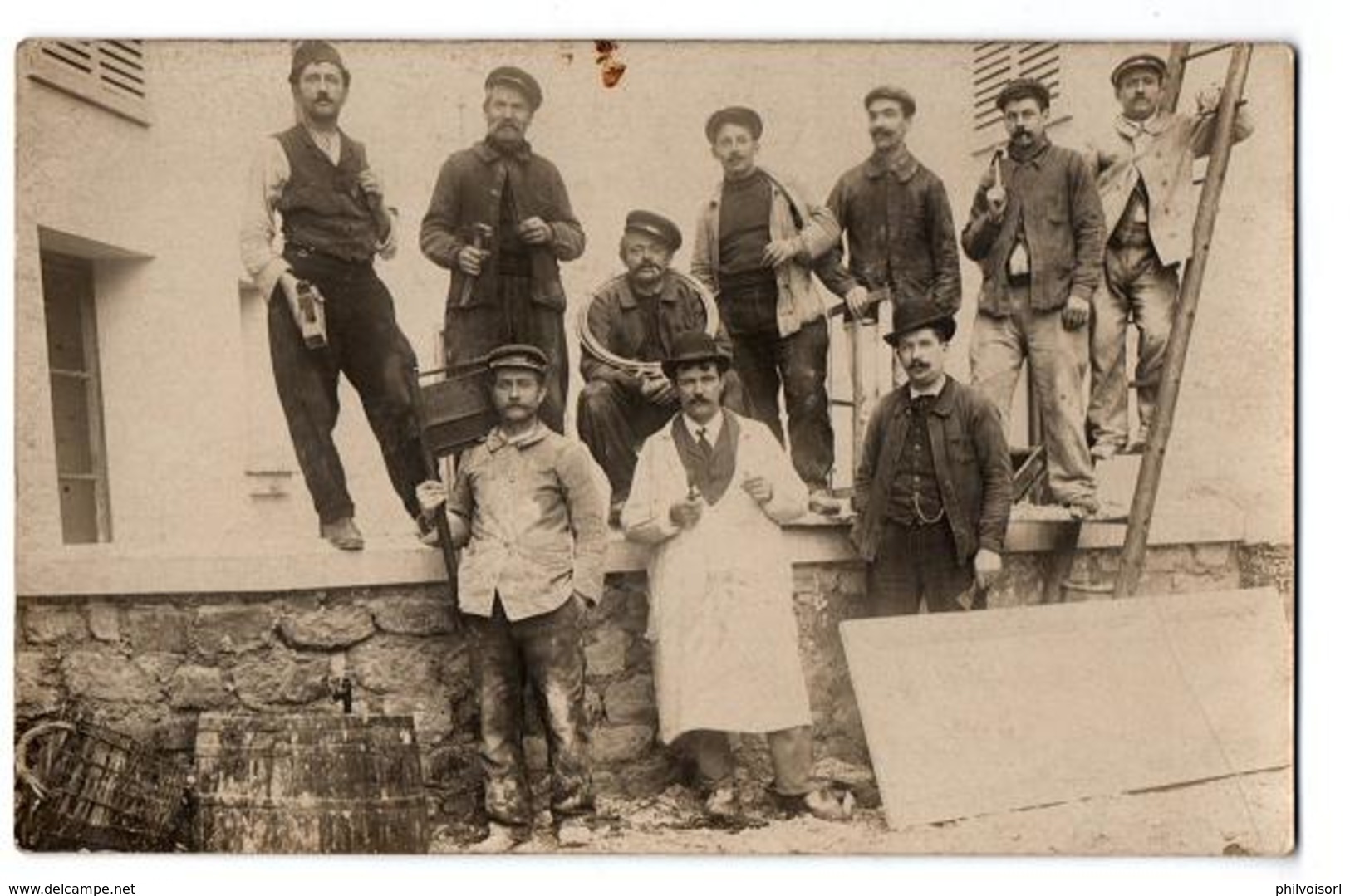 GROUPE D HOMME DES METIERS DU BATIMENT CARTE PHOTO TRES ANIMEE - Other & Unclassified