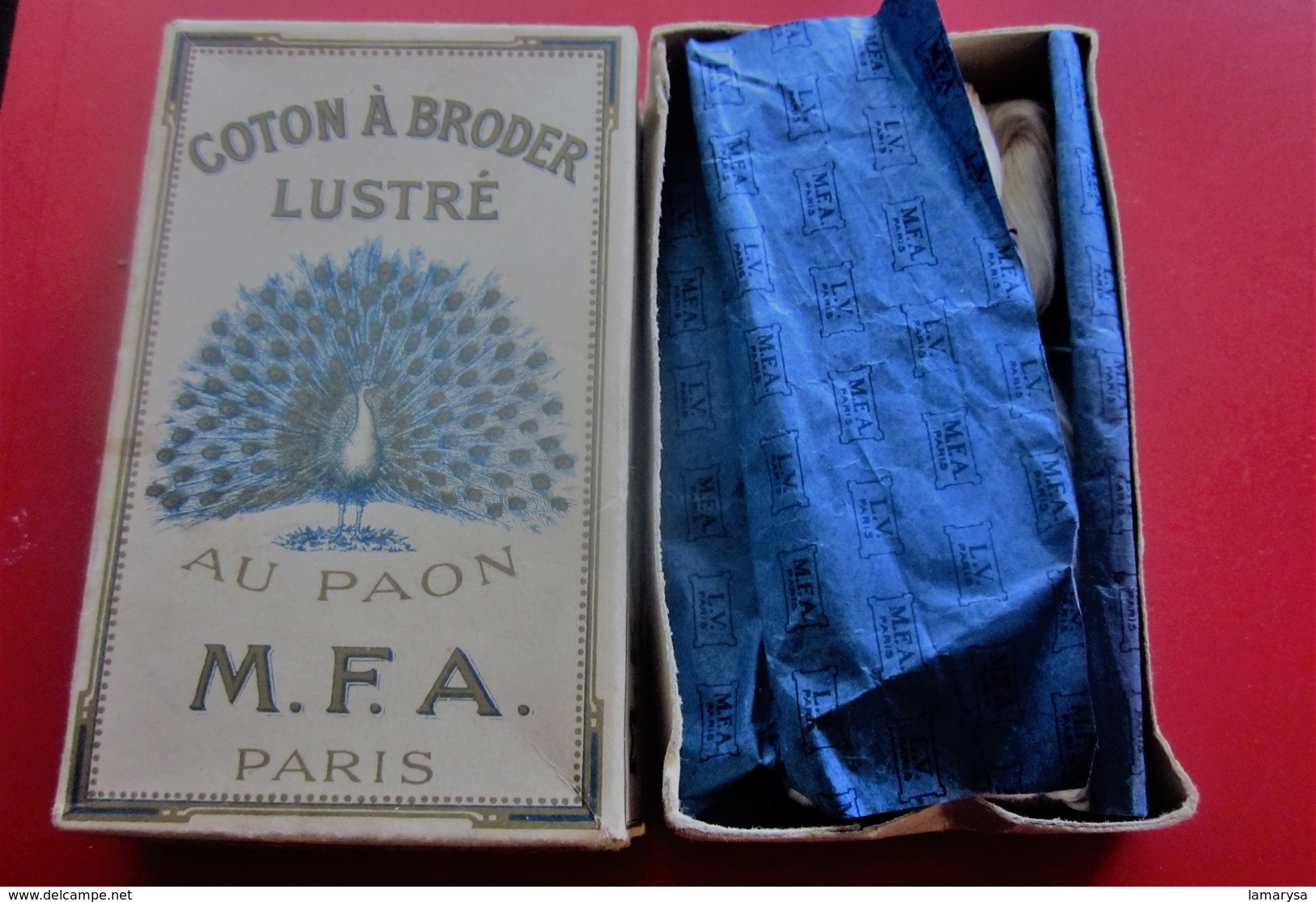 1920 COTON FLOCHE à BRODER  Lustré MARQUE AU PAON M.F.A. PARIS BLANC N°8 DOLFUS / MIEG & CIE MULHOUSE BELFORT -PARIS - Autres & Non Classés