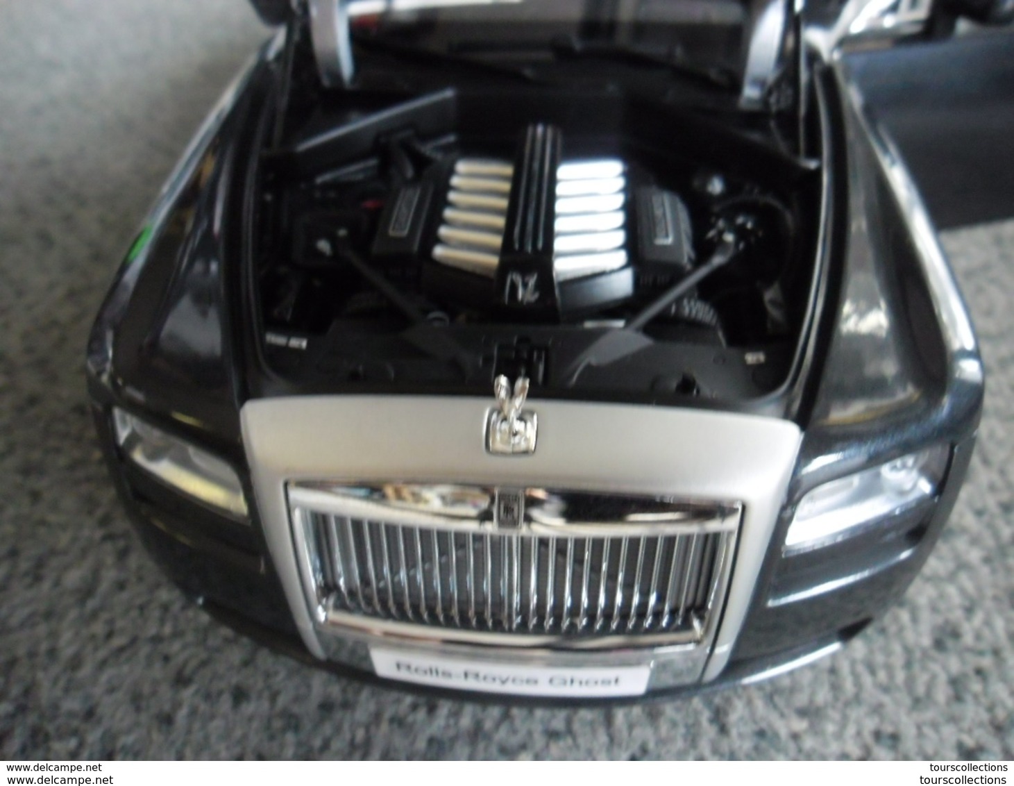 ROLLS ROYCE GHOST Noire & Grise Auto Au 1/18 RARE ! Marque KYOSHO Haut De Gamme Finition Extra Voiture Avec Sa Boite - Kyosho