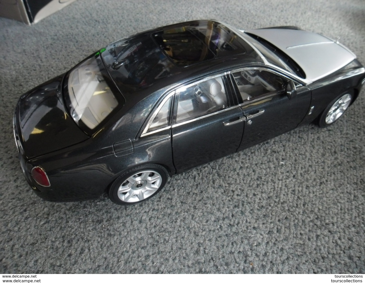 ROLLS ROYCE GHOST noire & grise Auto au 1/18 RARE ! marque KYOSHO haut de gamme finition extra voiture avec sa boite