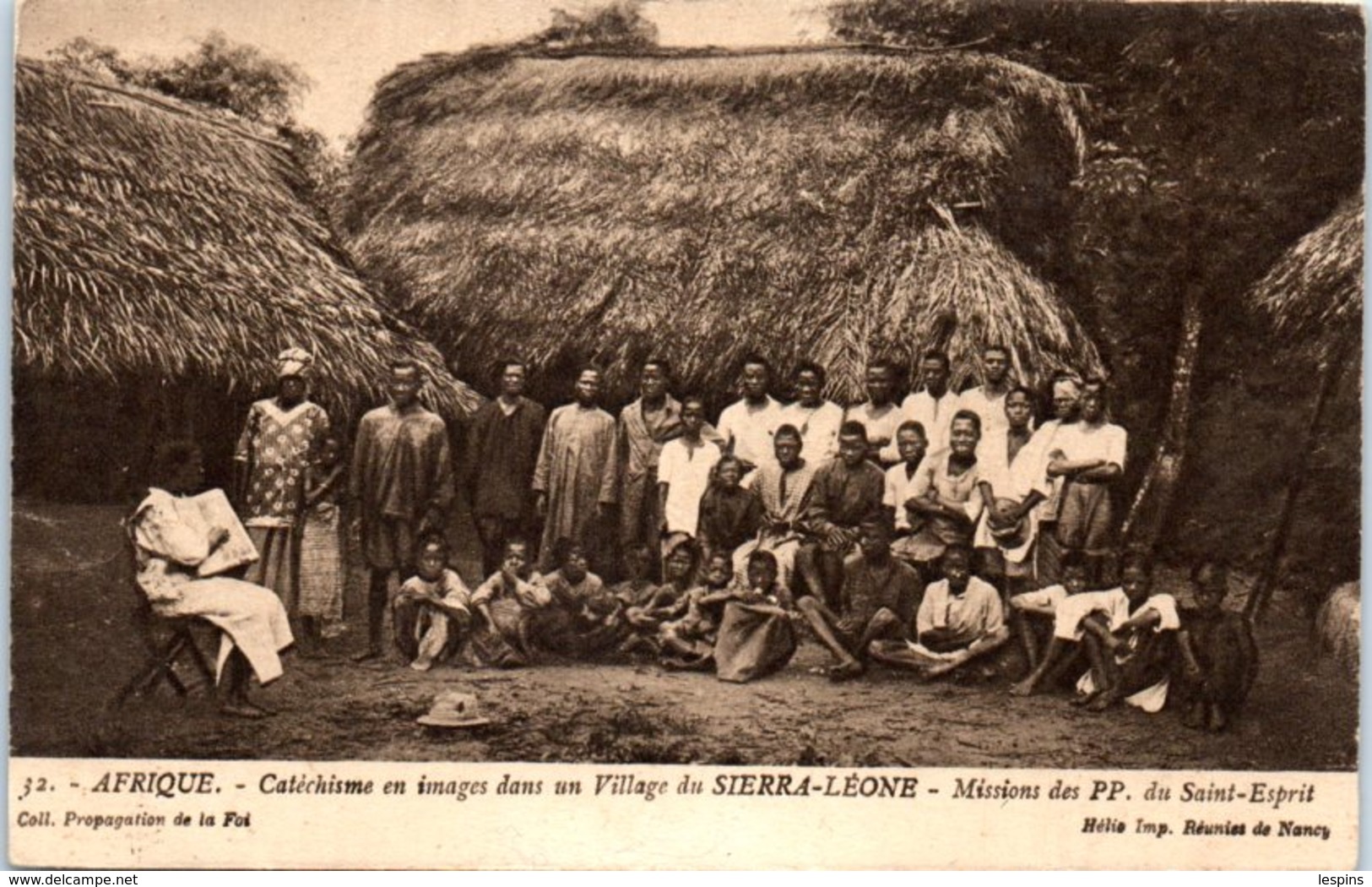 AFRIQUE -- SEIRRA LEONE --  Catéchisme En Image Dans Un Village - Sierra Leone