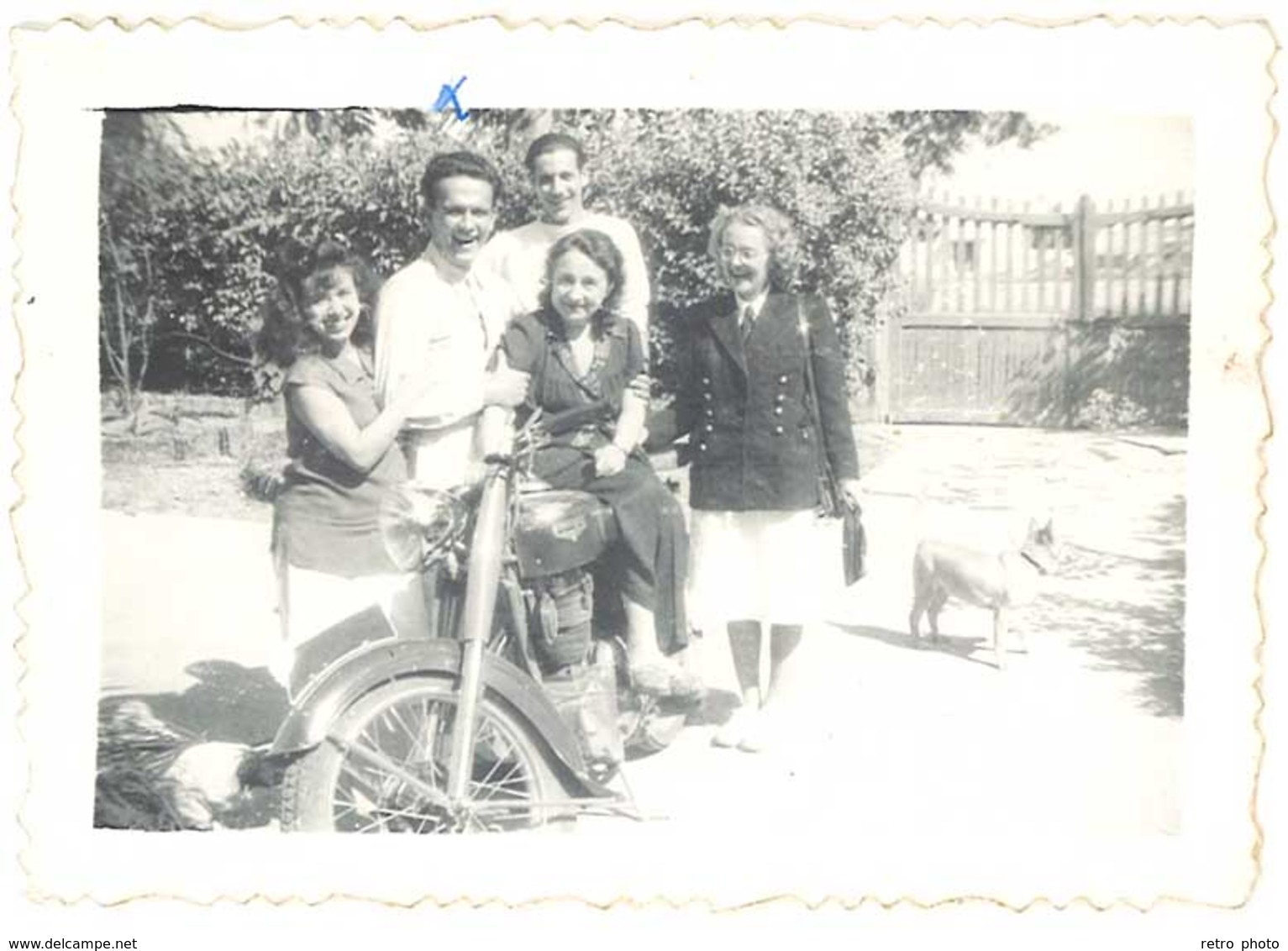 Photo Famille Et Moto à Identifier - Cars