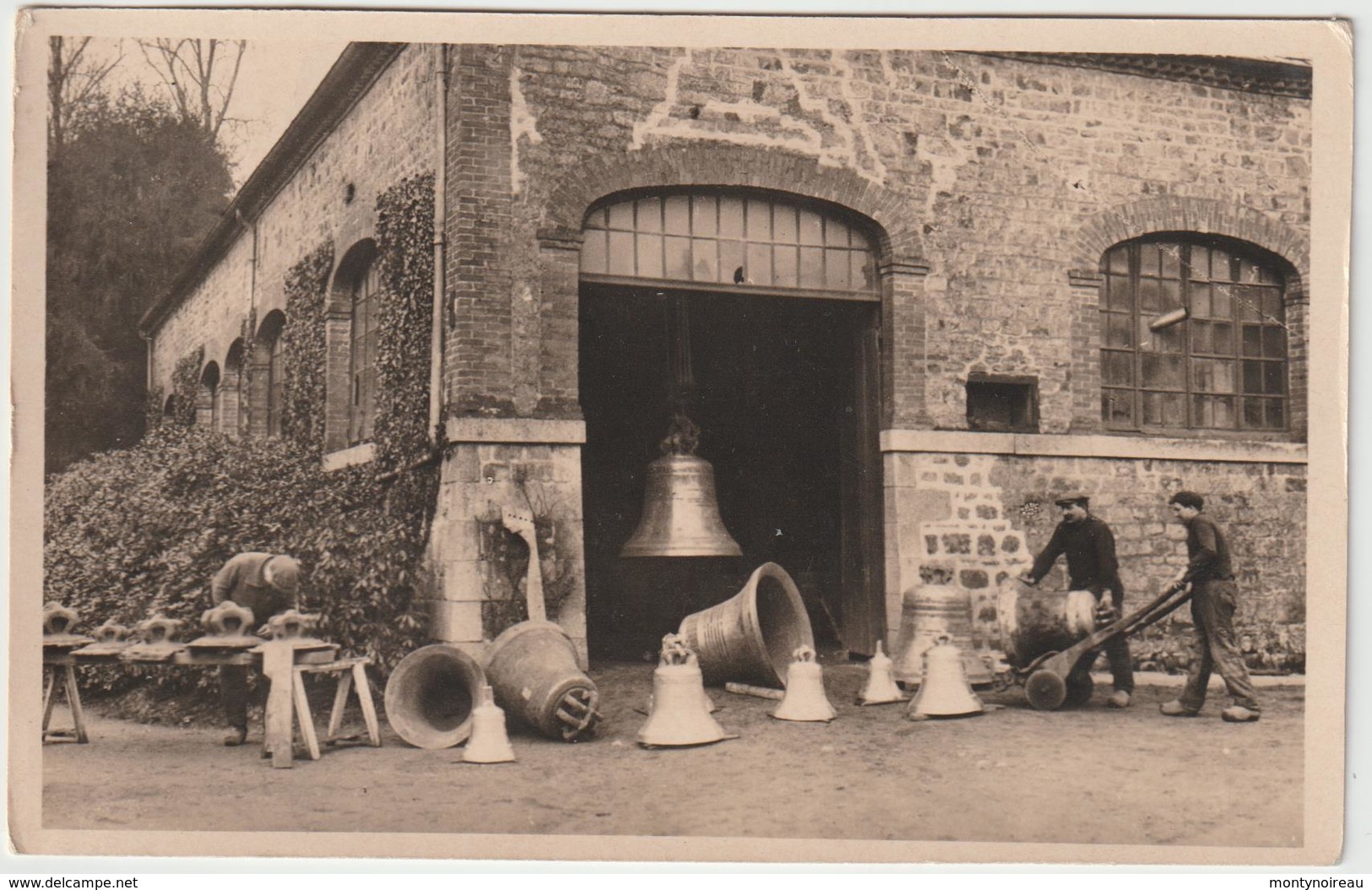 R: Manche : VILLEDIEU Les  POELES :  Fonderie  De  Cloches - Villedieu