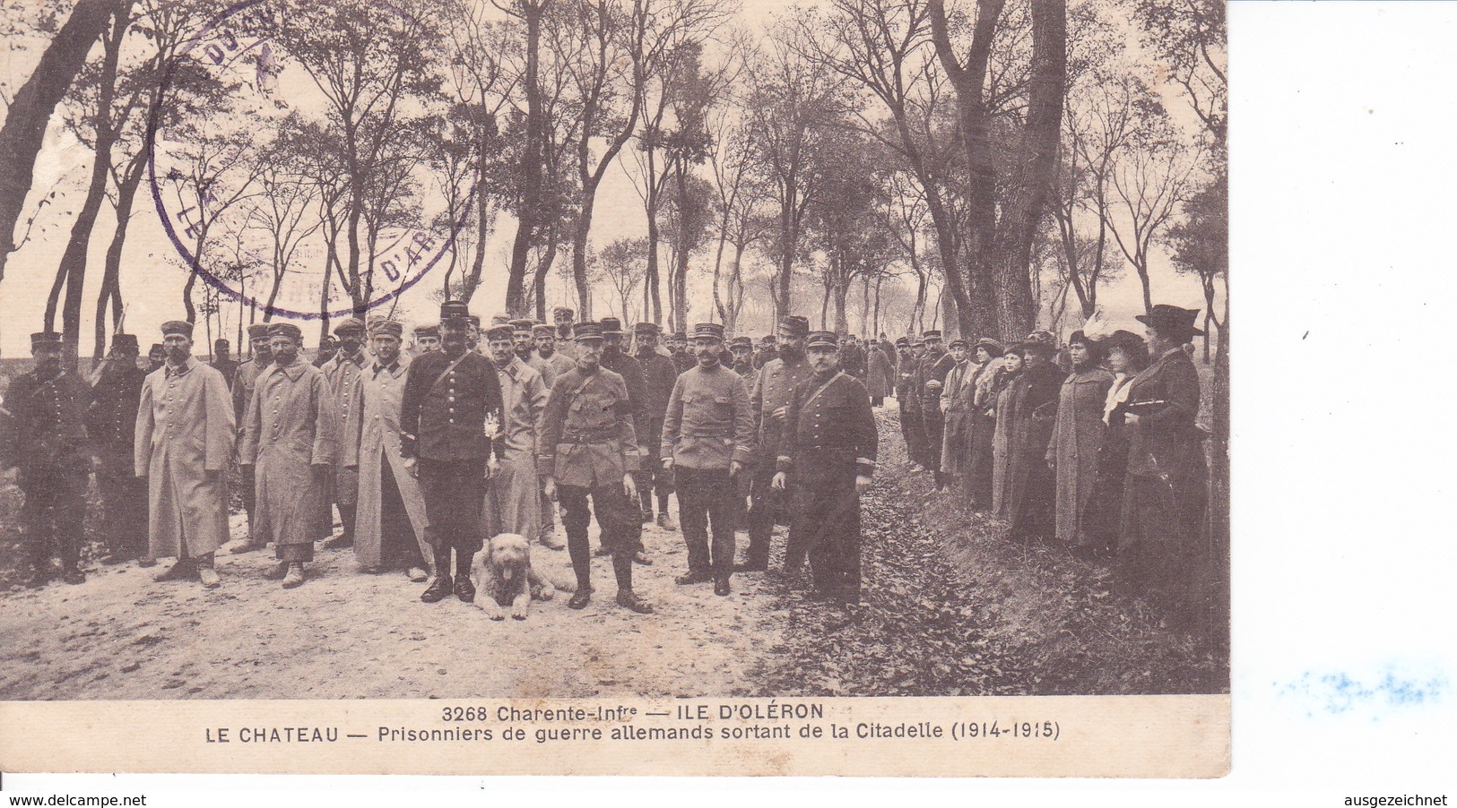 Ile D'Oléron - Le Chateau - Prisonniers De Guerre Allemands Sortant De La Citadelle 1914-1915 - Ile D'Oléron