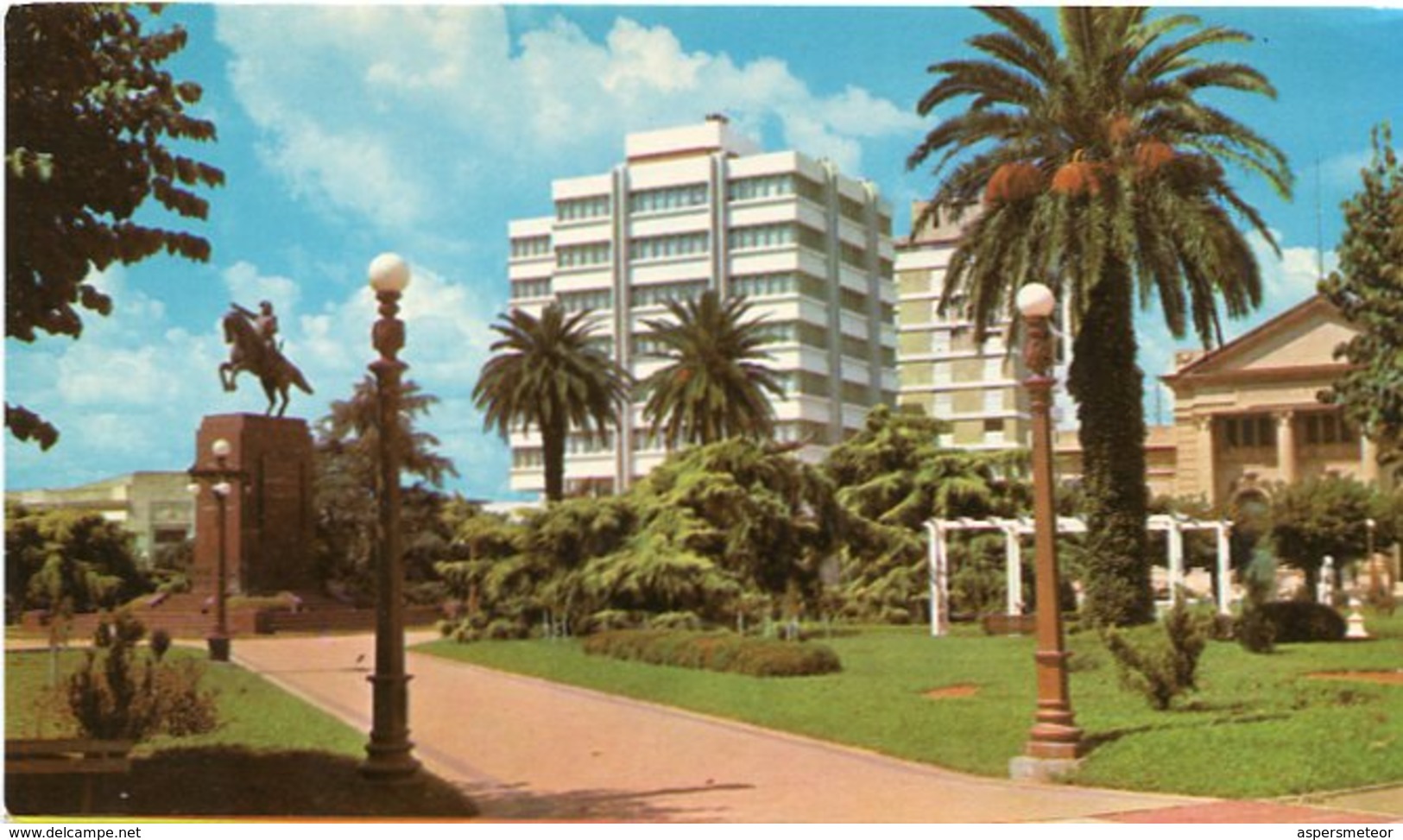 JUNIN (BUENOS AIRES) - PLAZA SAN MARTIN. ARGENTINA POSTALE CPA CIRCA 1970's NON CIRCULÉ - LILHU - Argentine