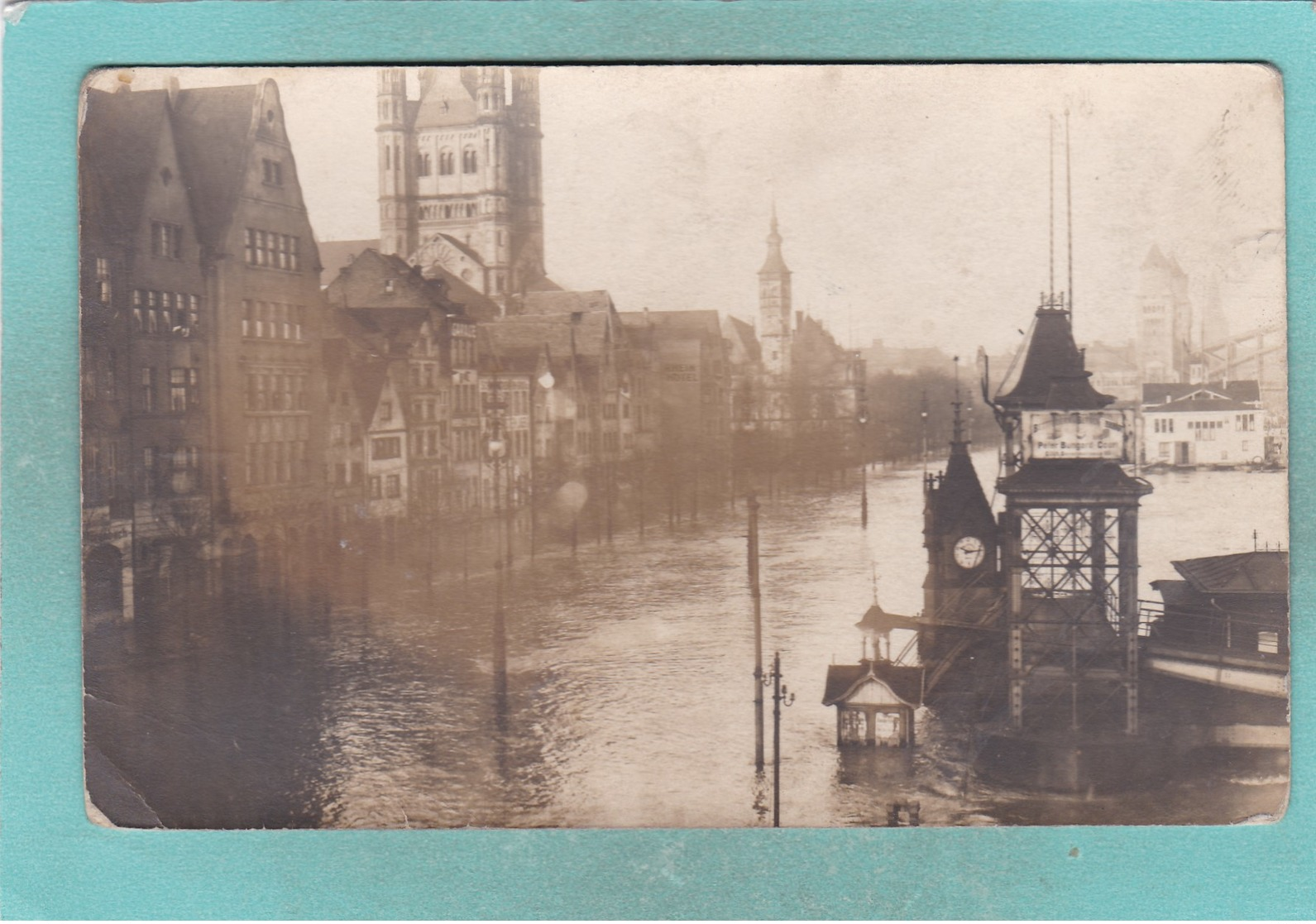 Small Post Card Of Flooded Town Or City?,V81. - Other & Unclassified