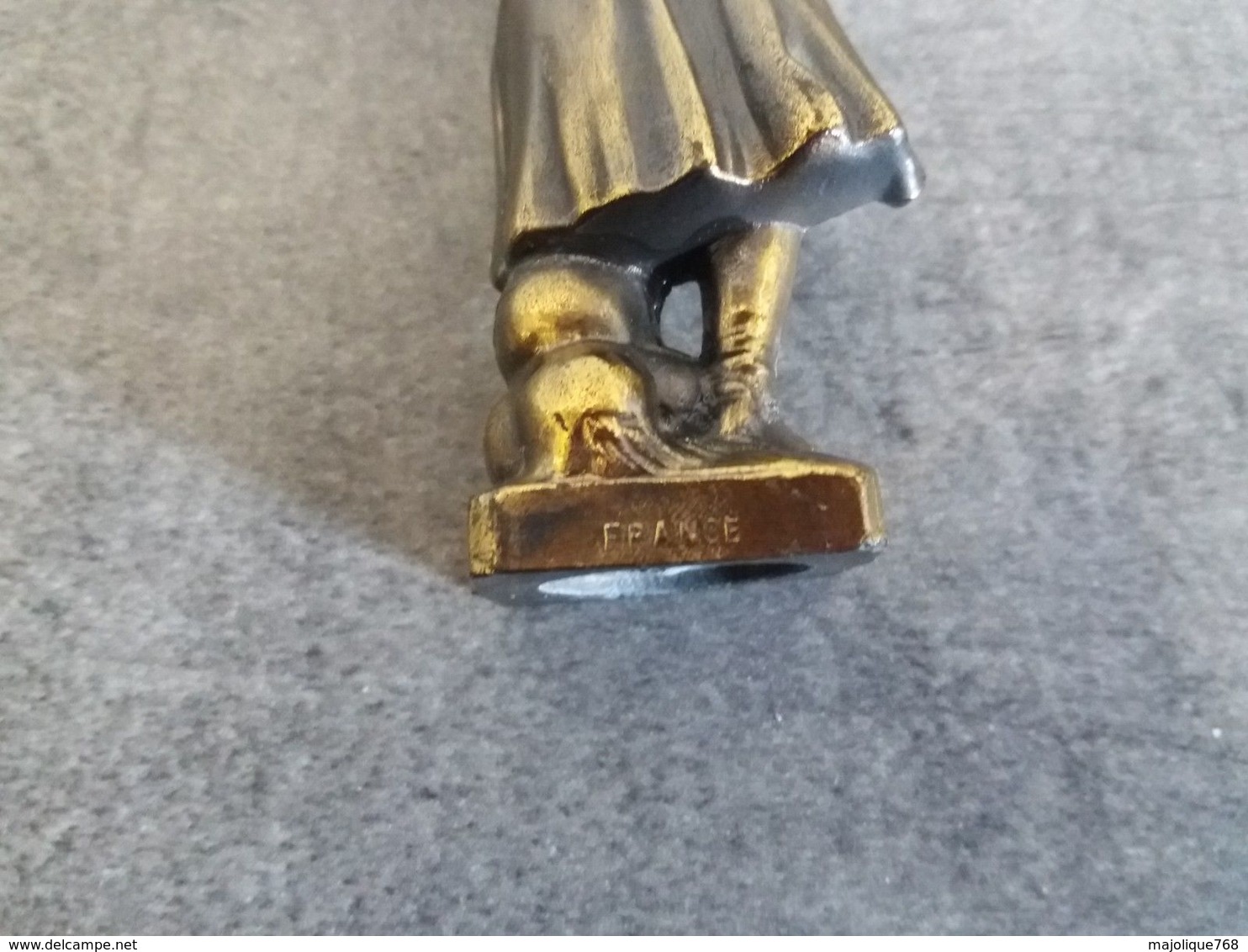 petite statue de napoléon 1er en régule de 10 cm de haut - trou à la basse -