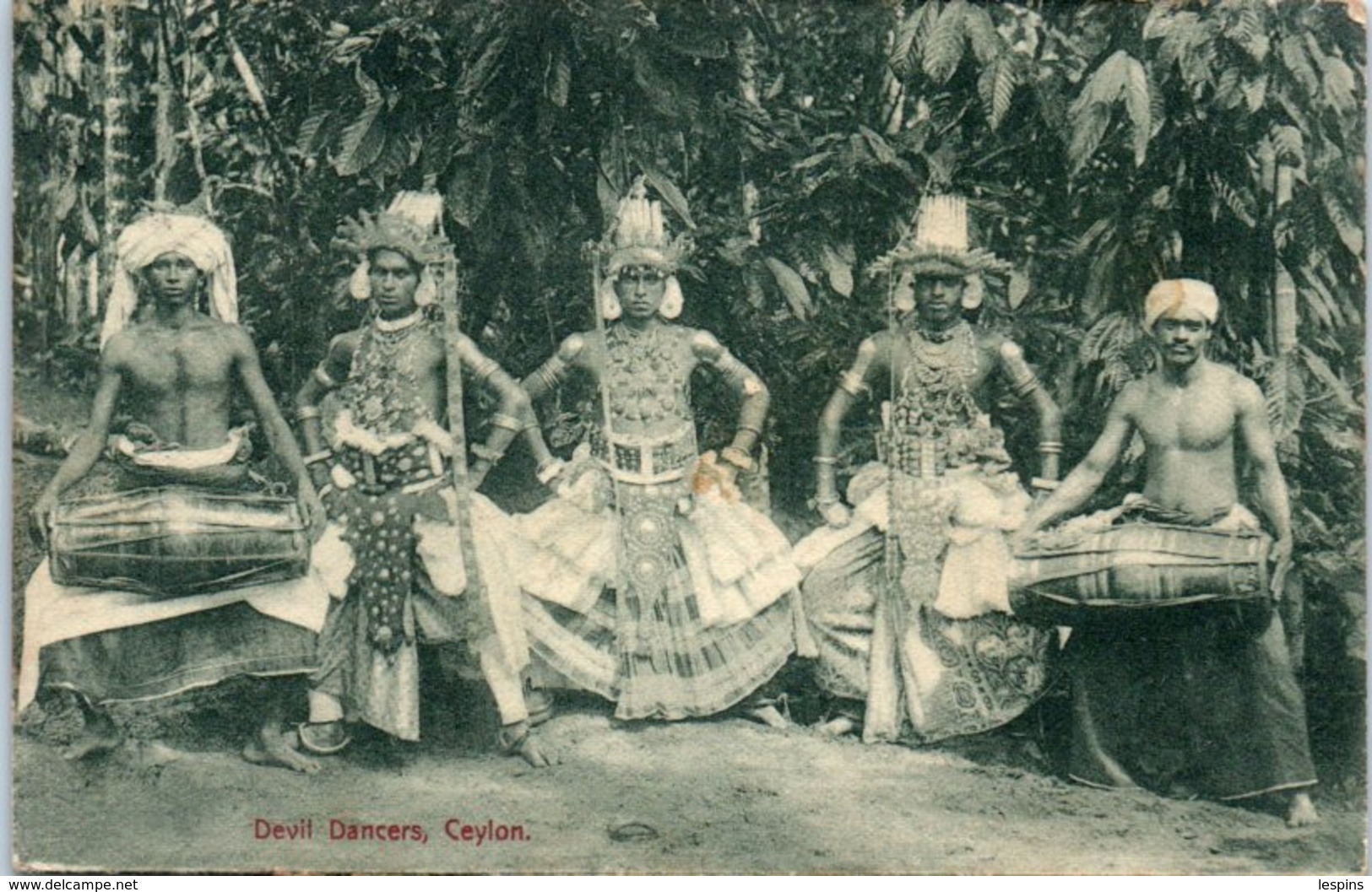 ASIE - SRI LANKA ( CEYLON -- Devi Dancers - état Amincie - Sri Lanka (Ceylon)