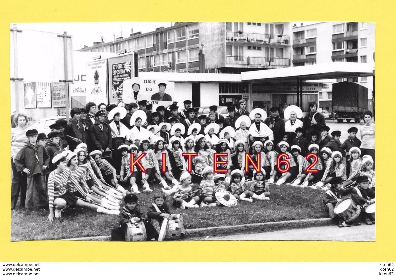 Boulogne-sur-Mer.La Clique Du Chemin Vert Et Les Majorettes Léo Lagrange En 1978.Angle Des Boulevards Daunou Et Voltaire - Personnes