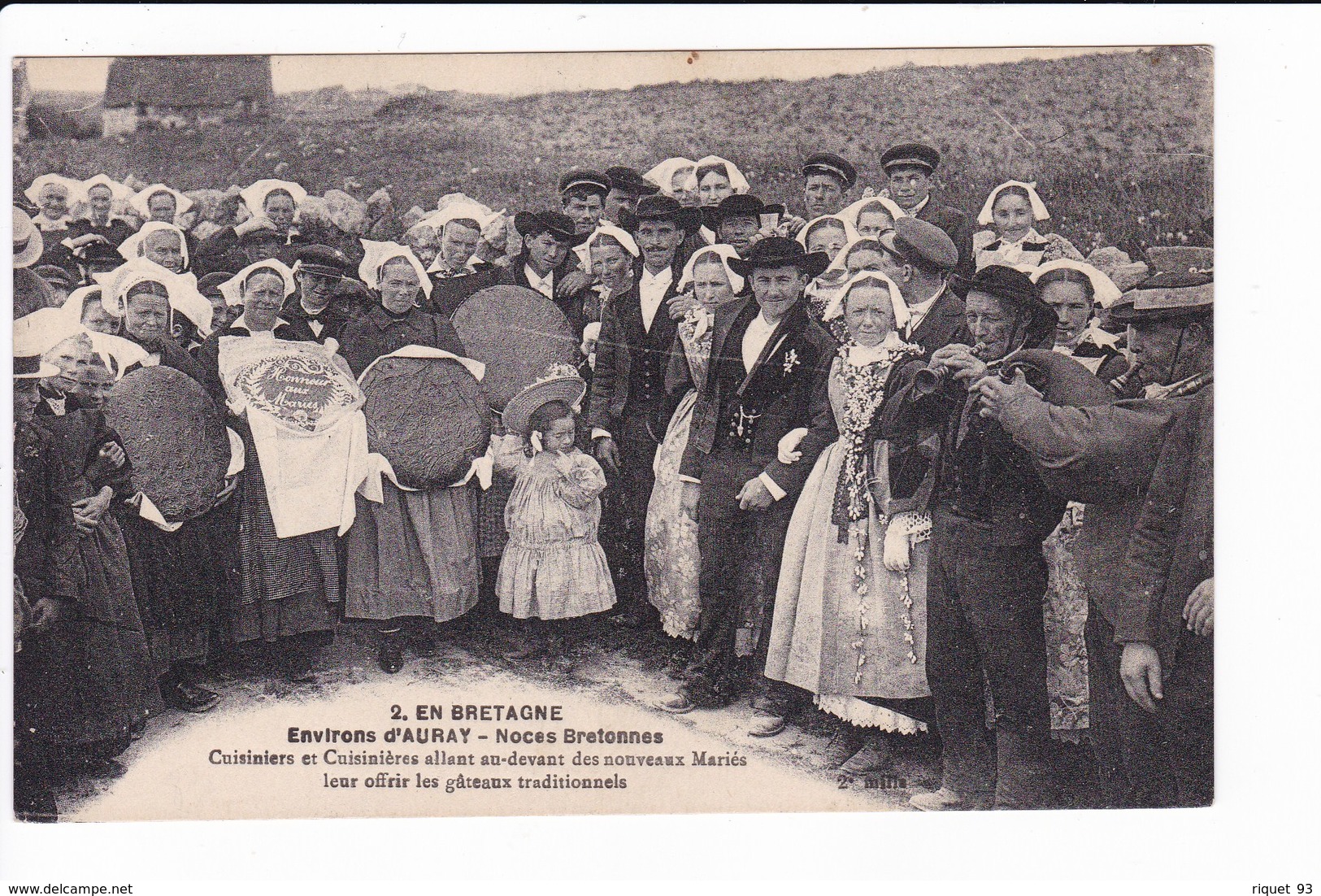 2. EN BRETAGNE - Environ D'Auray - Noces Bretonnes. Cuisiniers Et Cuisinières Allant Au Devant Des Nouveaux Mariés..... - Auray